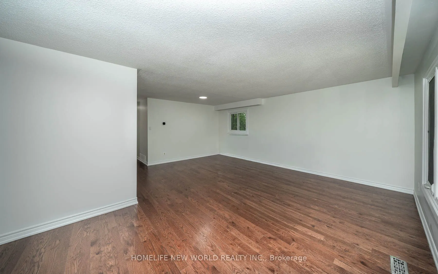 16 Sir Constantine Drive, #Main