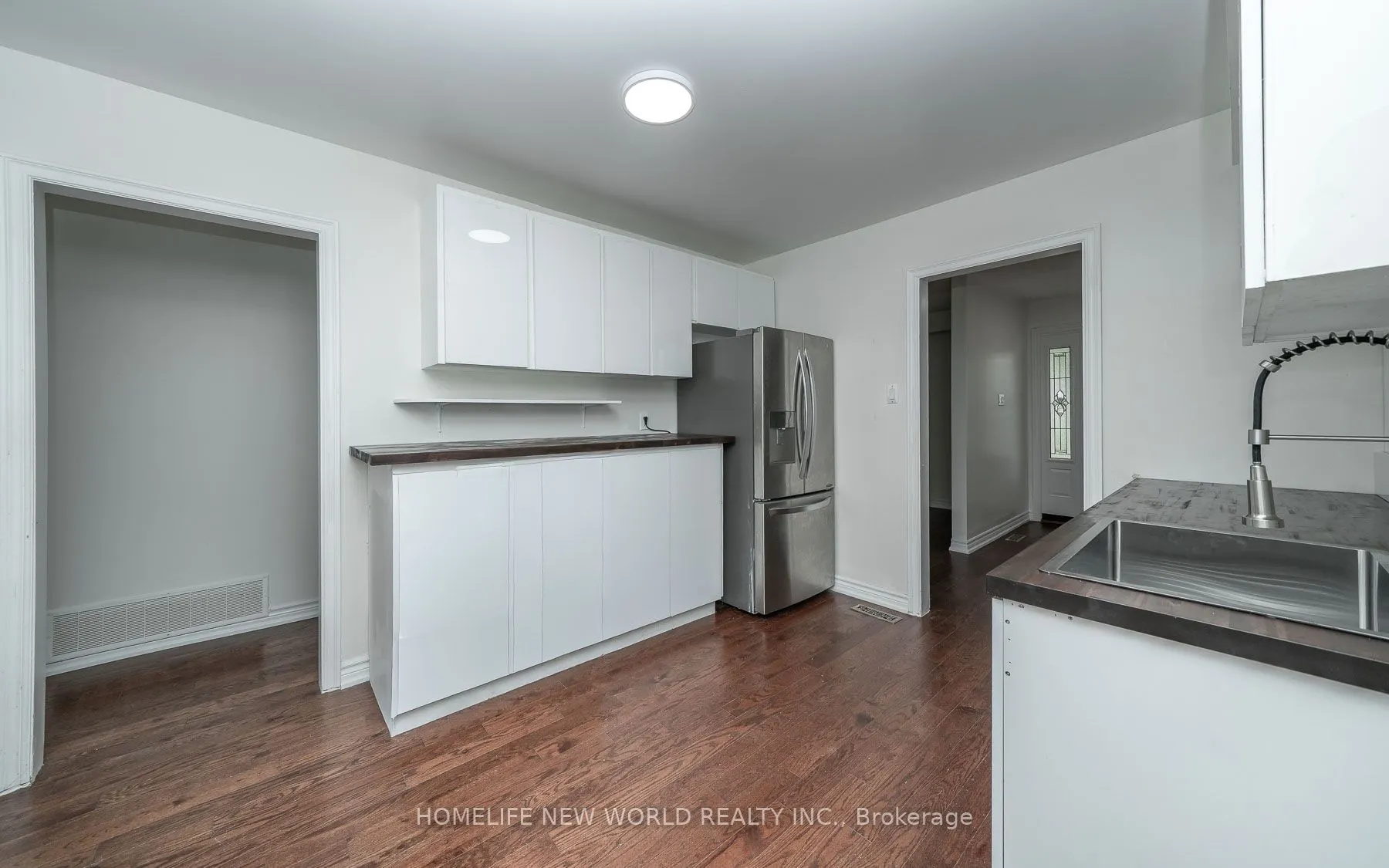 16 Sir Constantine Drive, #Main