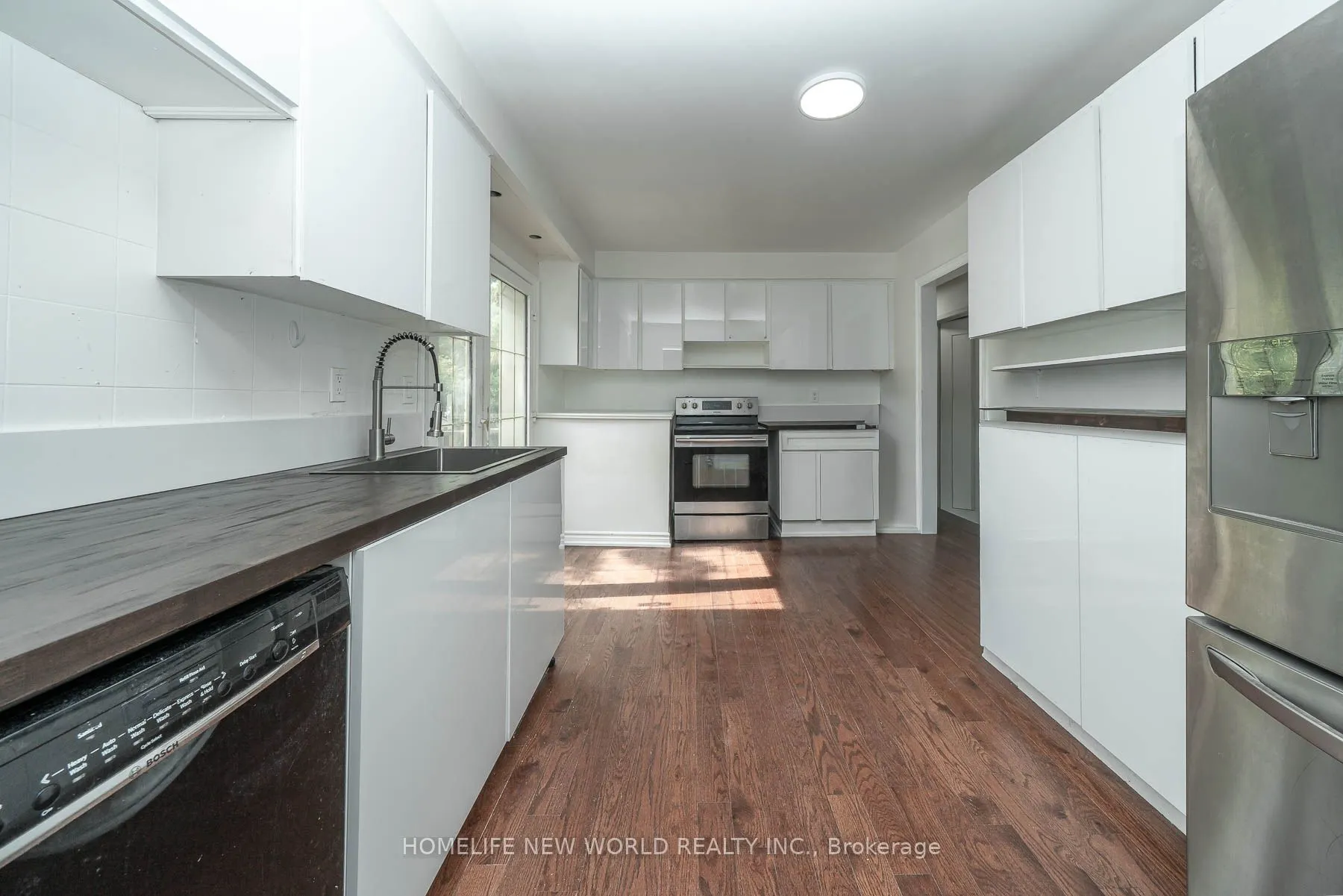 16 Sir Constantine Drive, #Main