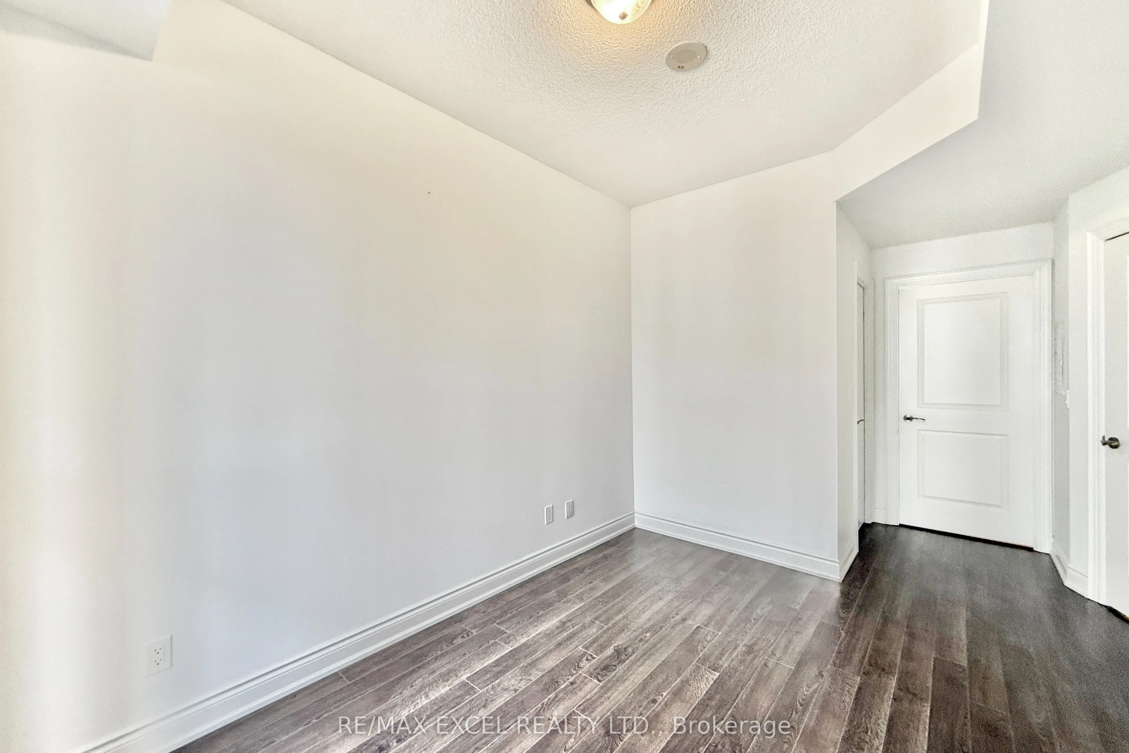89 South Town Centre Boulevard, #8
