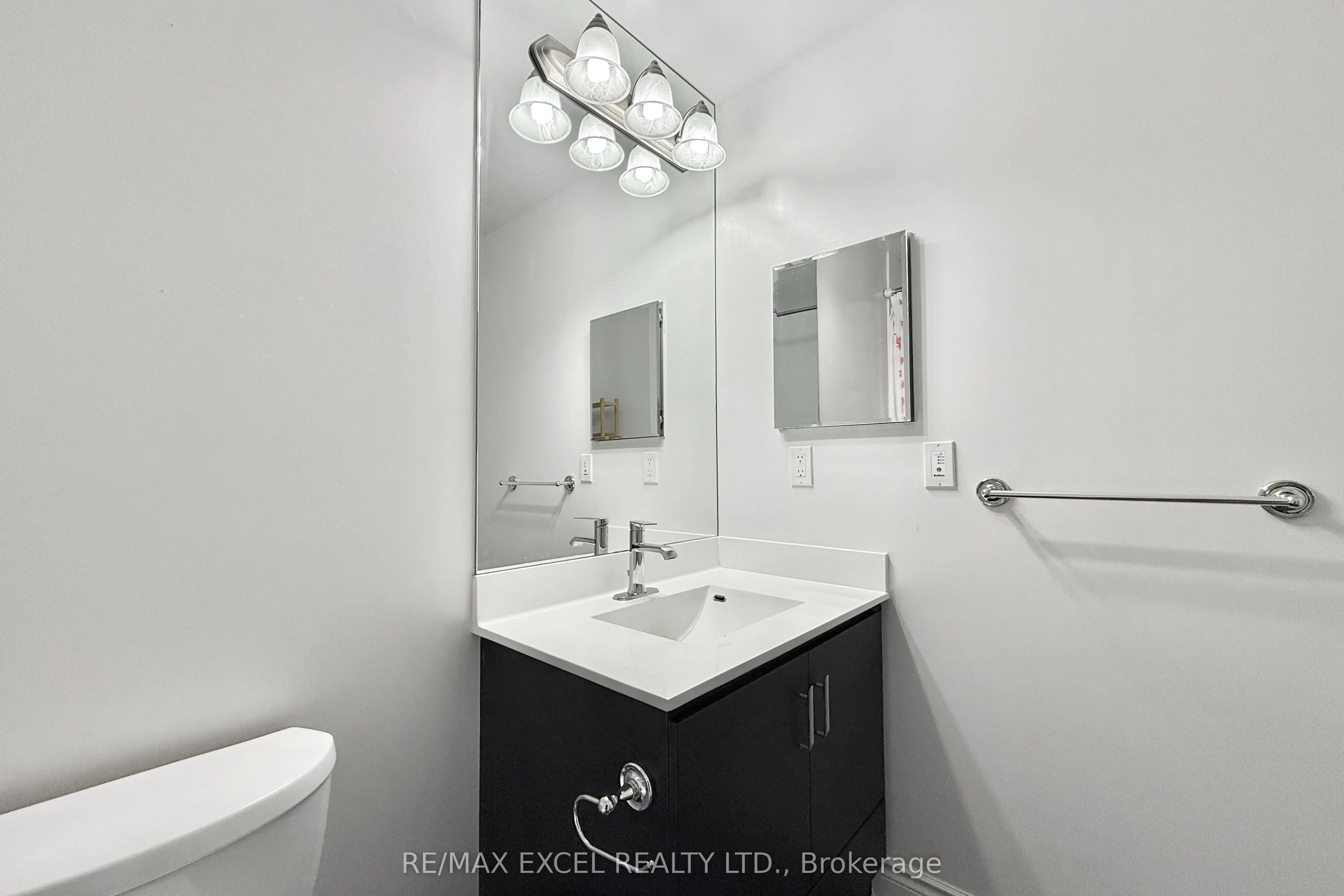 89 South Town Centre Boulevard, #8