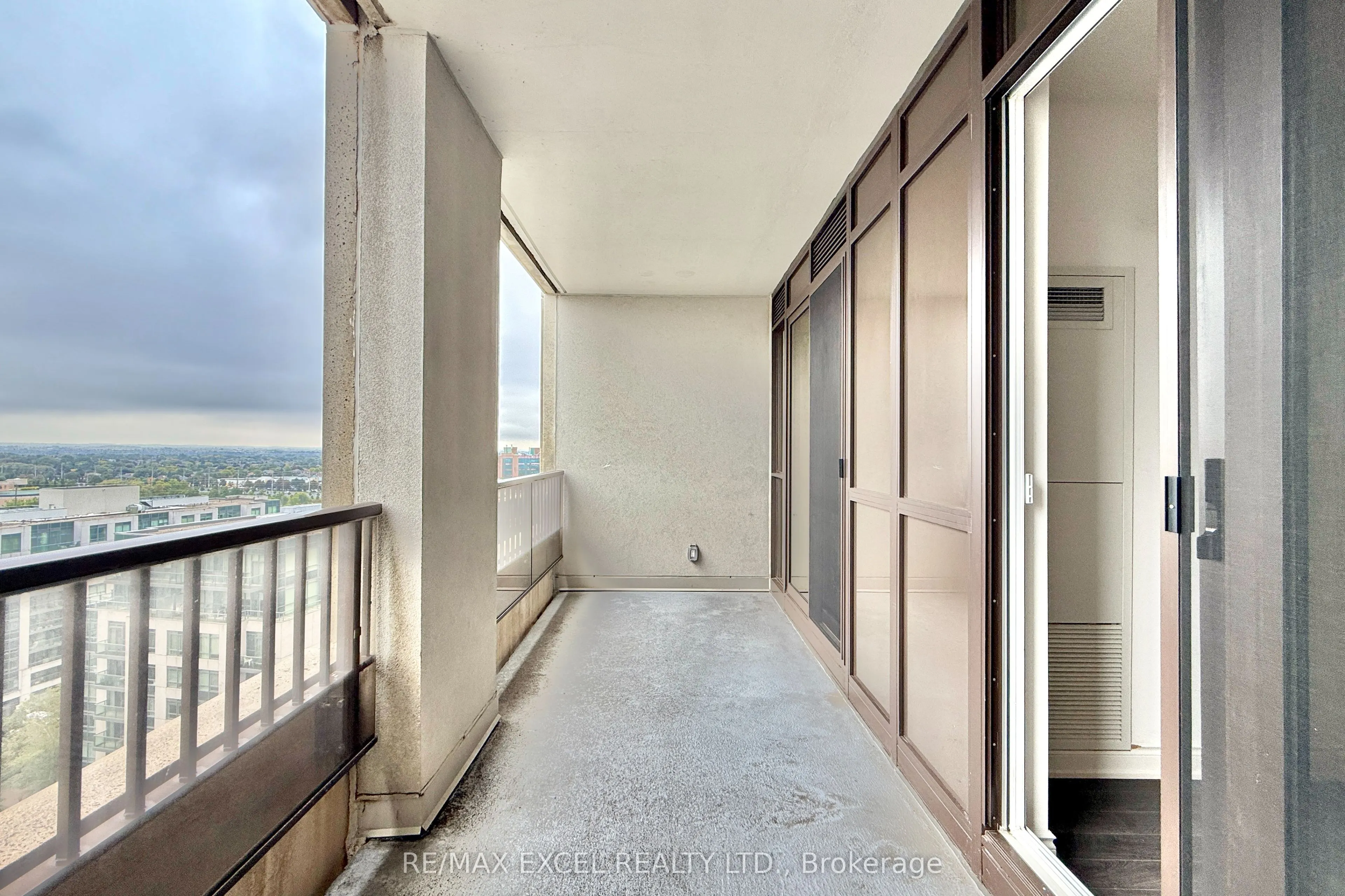 89 South Town Centre Boulevard, #8