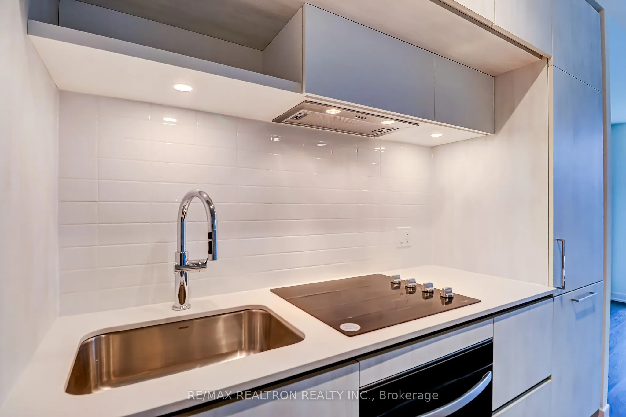 2 David Eyer Road, #722