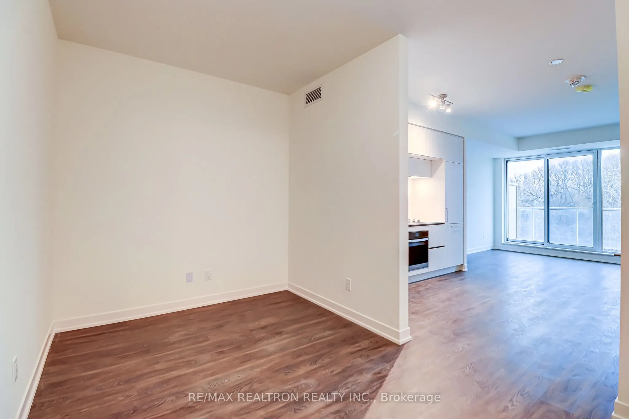 2 David Eyer Road, #722