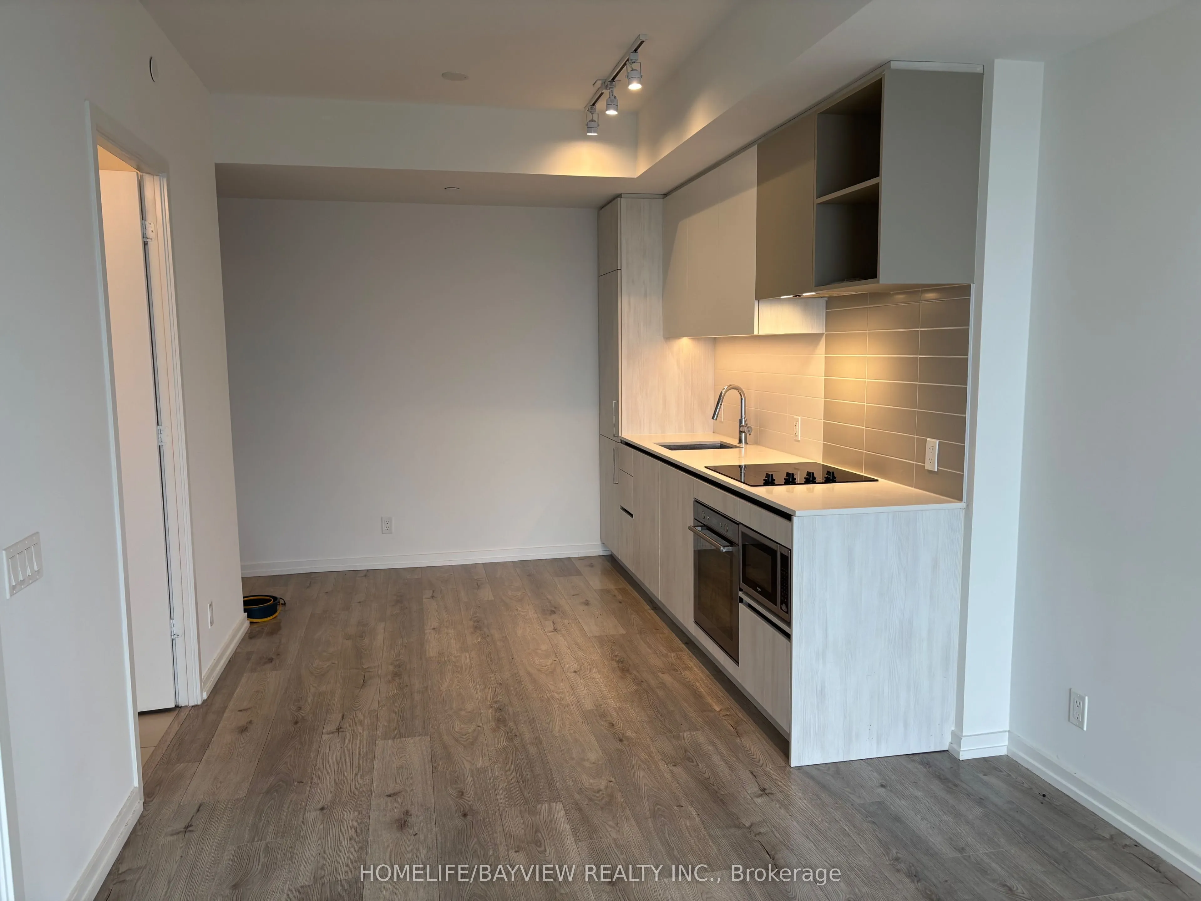 1000 Portage Street, #3712