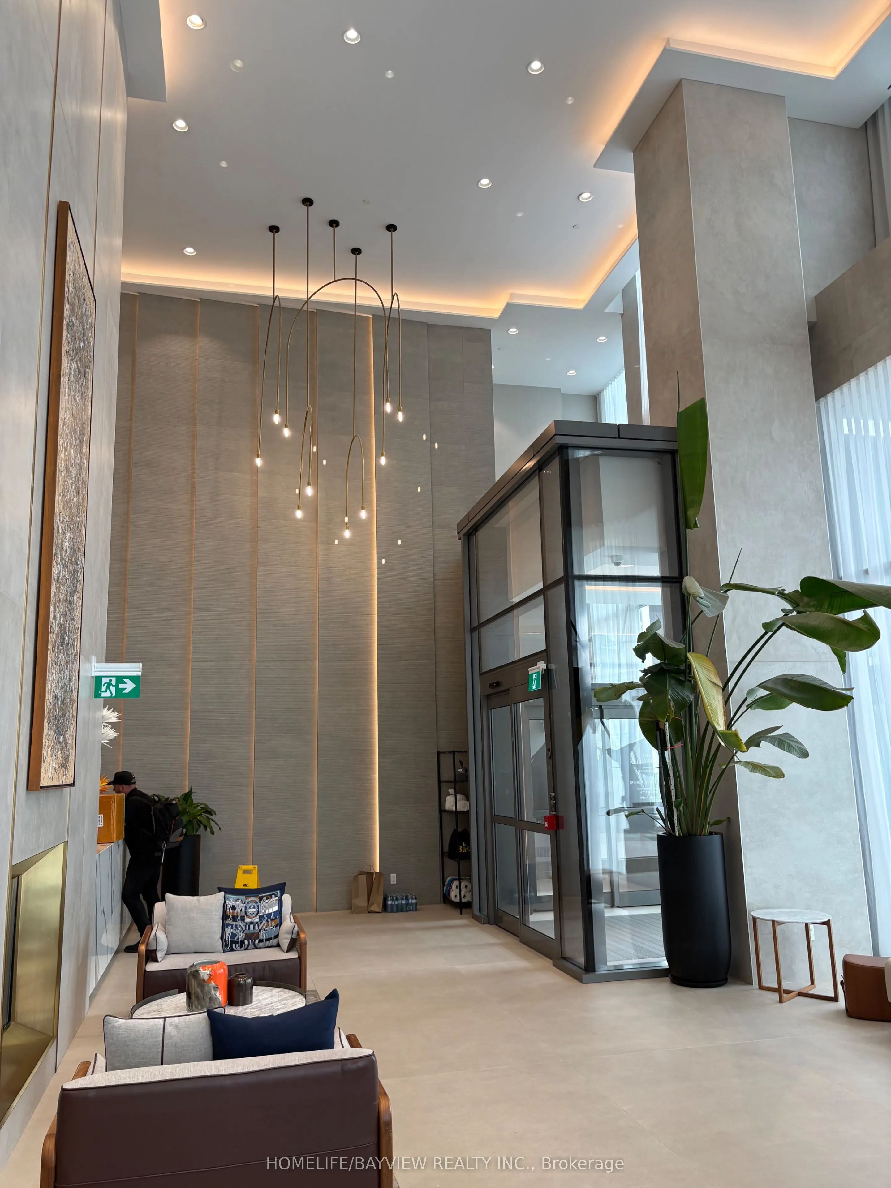 1000 Portage Street, #3712