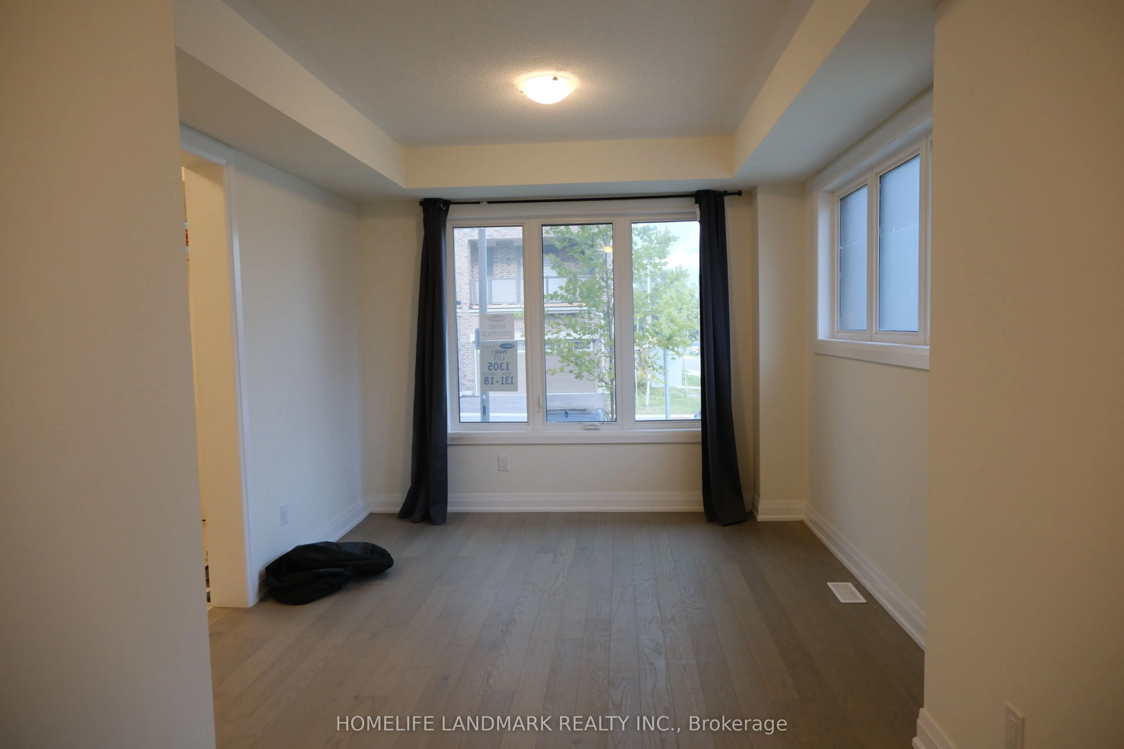 111 Thomas Frisby Jr Crescent