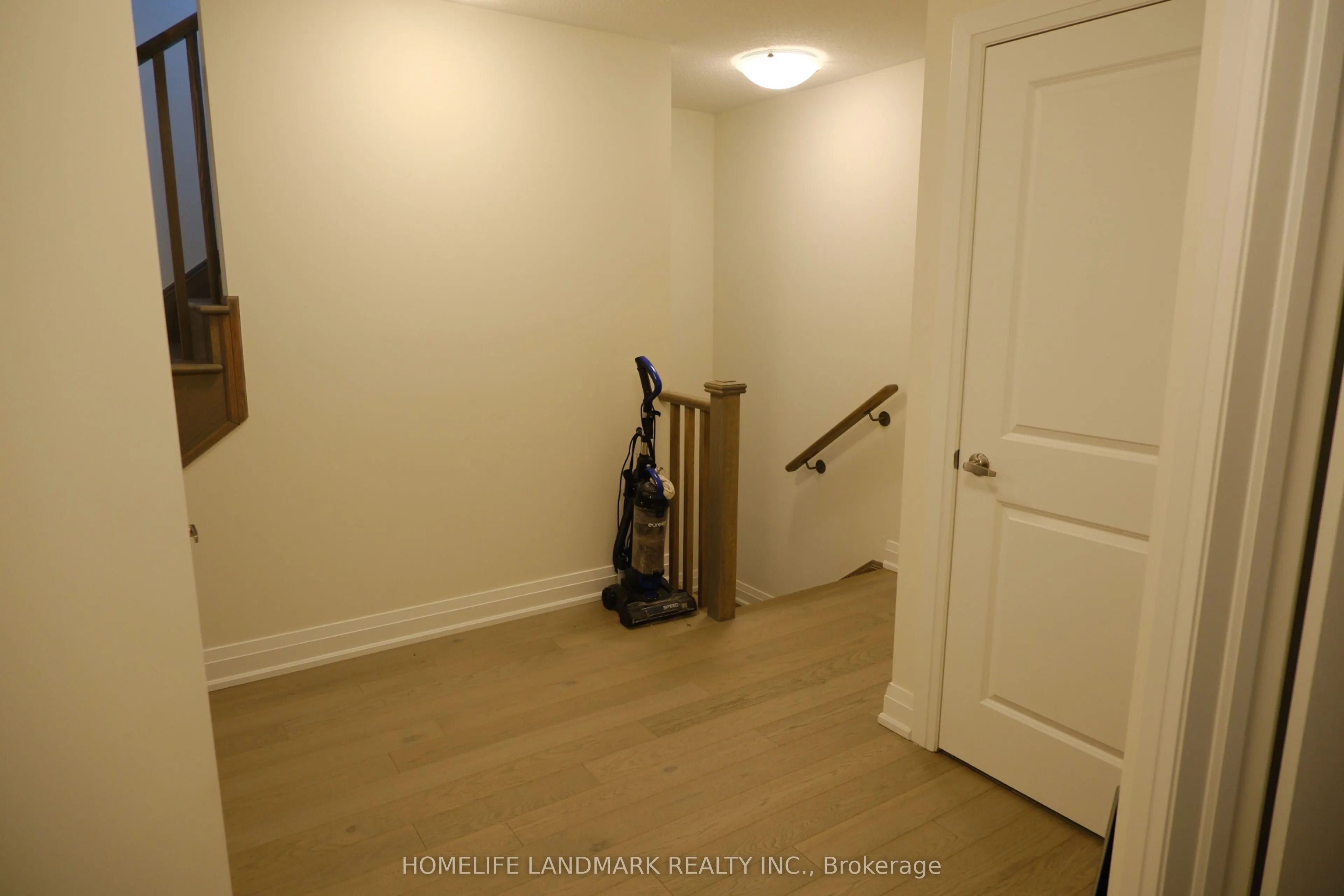111 Thomas Frisby Jr Crescent