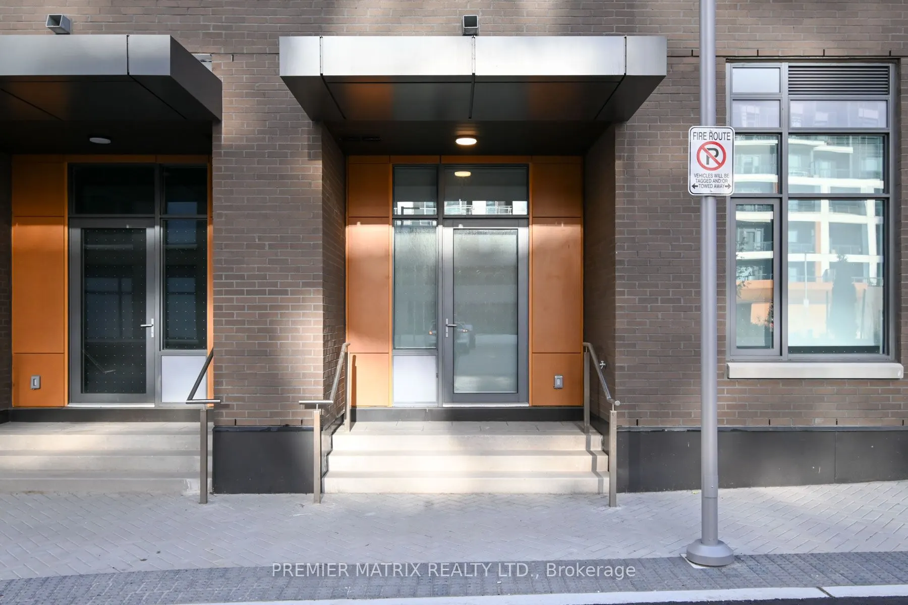 8 Beverley Glen Boulevard, #106