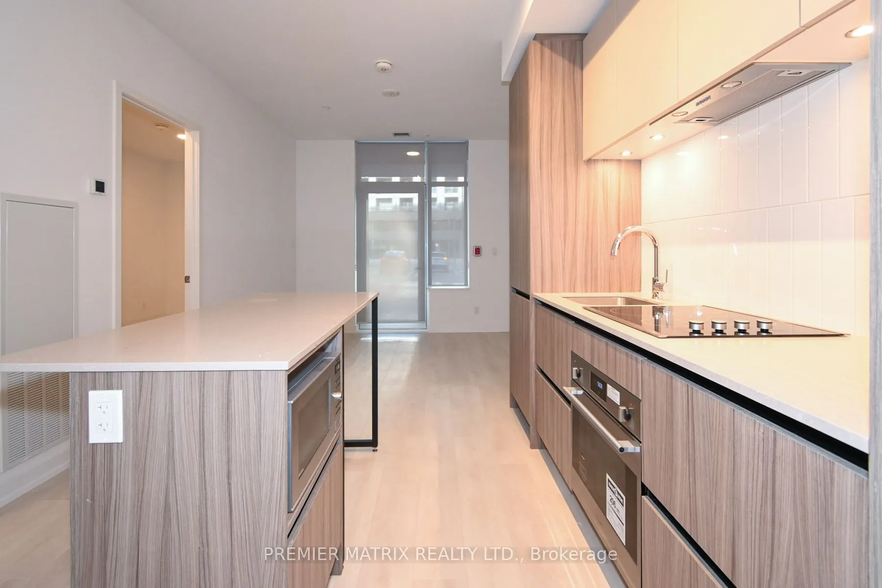 8 Beverley Glen Boulevard, #106
