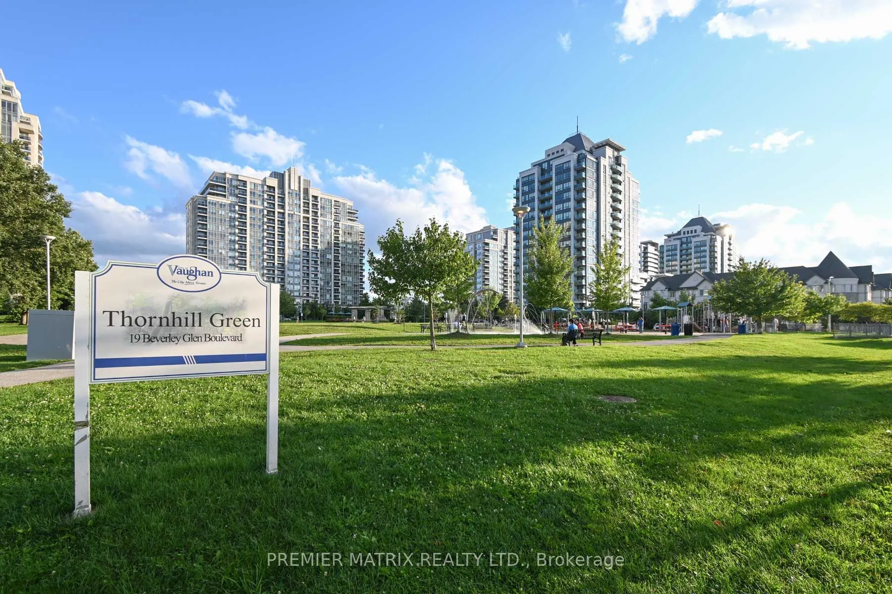 8 Beverley Glen Boulevard, #106