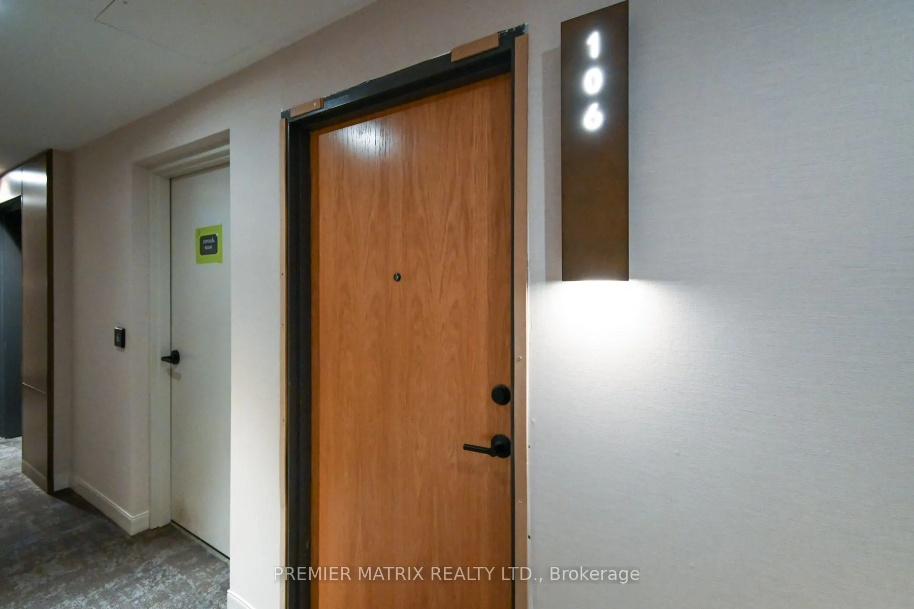 8 Beverley Glen Boulevard, #106