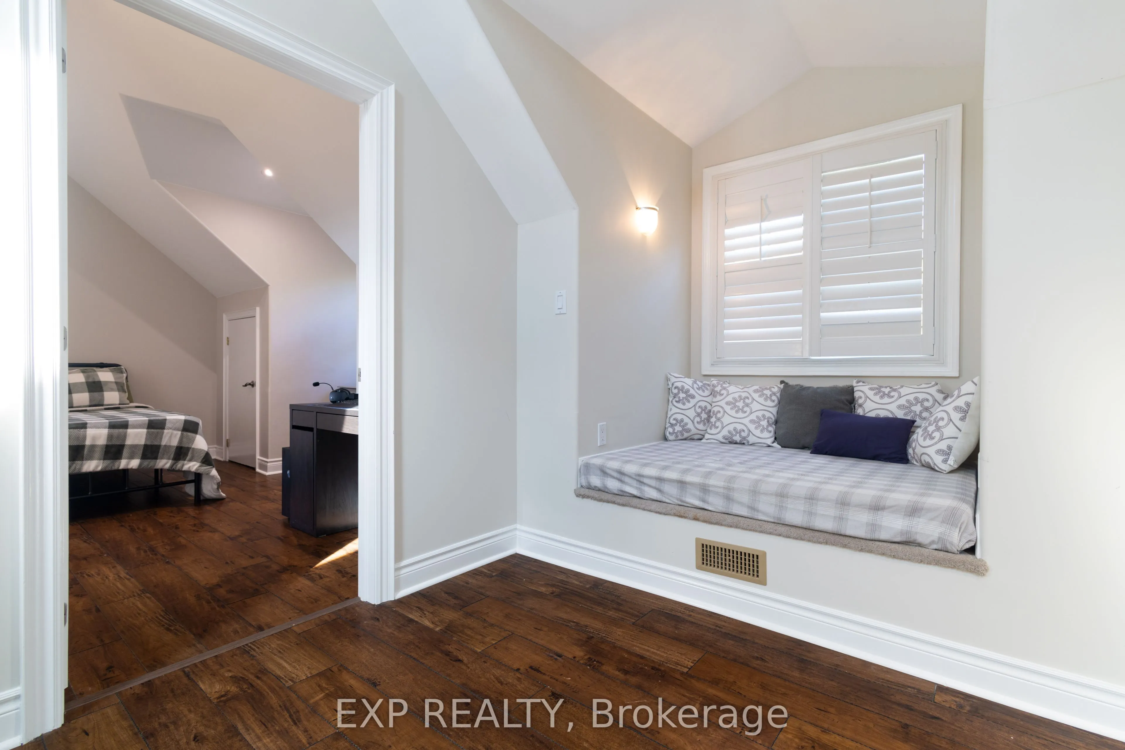 18 Acton Road