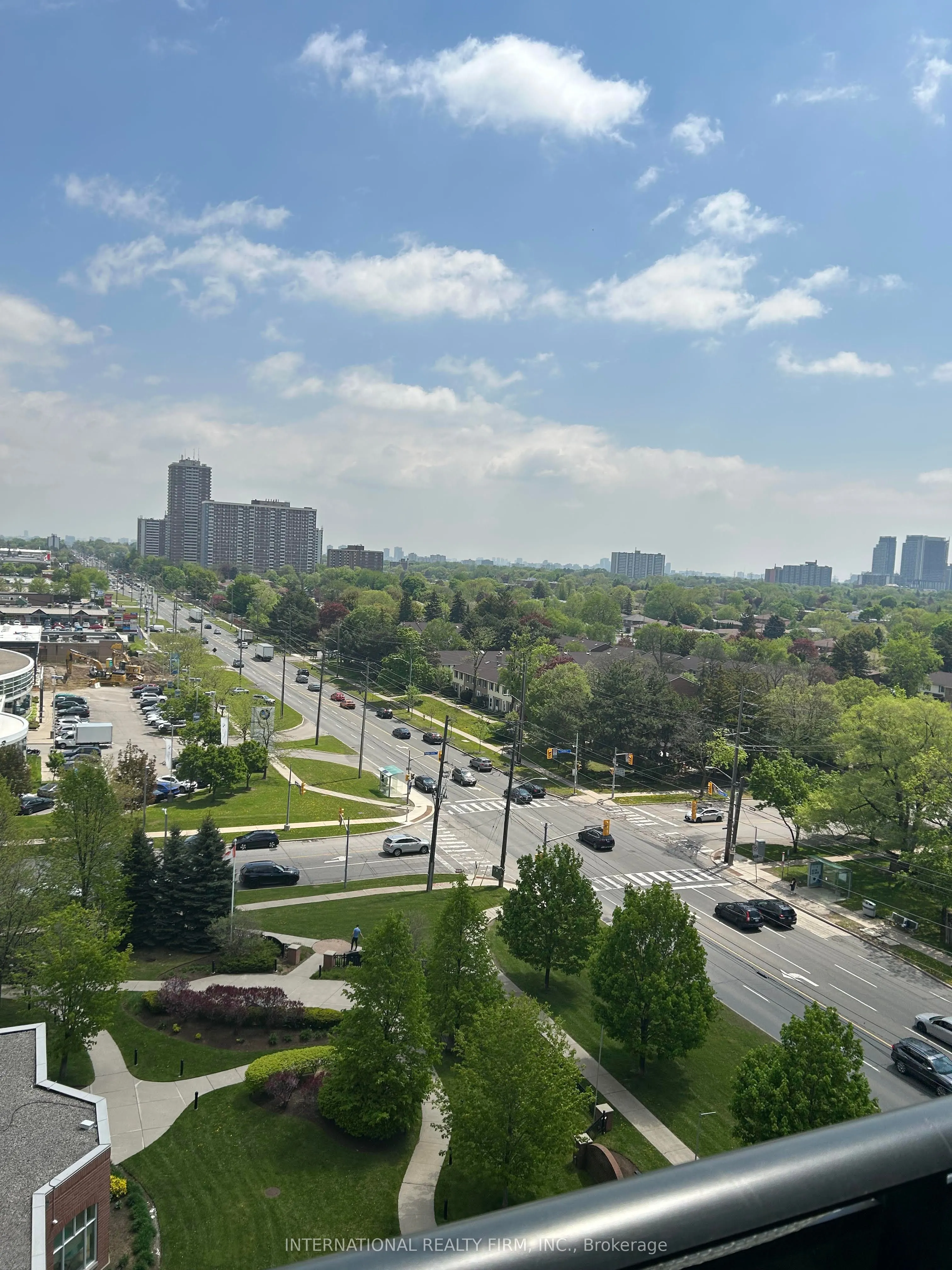 520 Steeles Avenue W, #1004