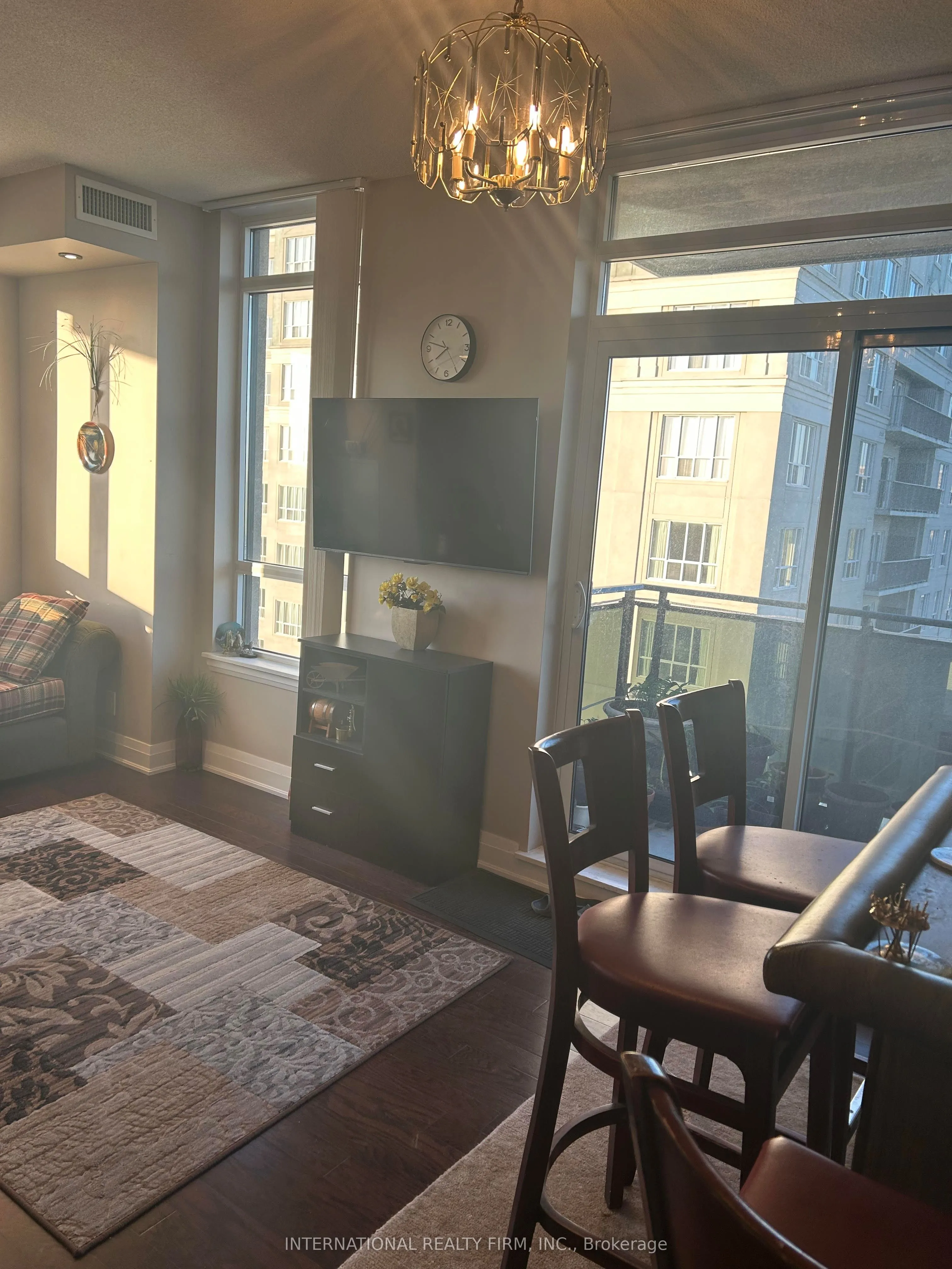 520 Steeles Avenue W, #1004