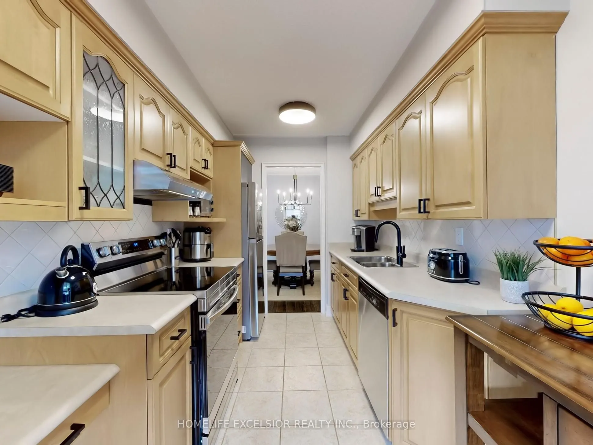 15390 Yonge Street, #203