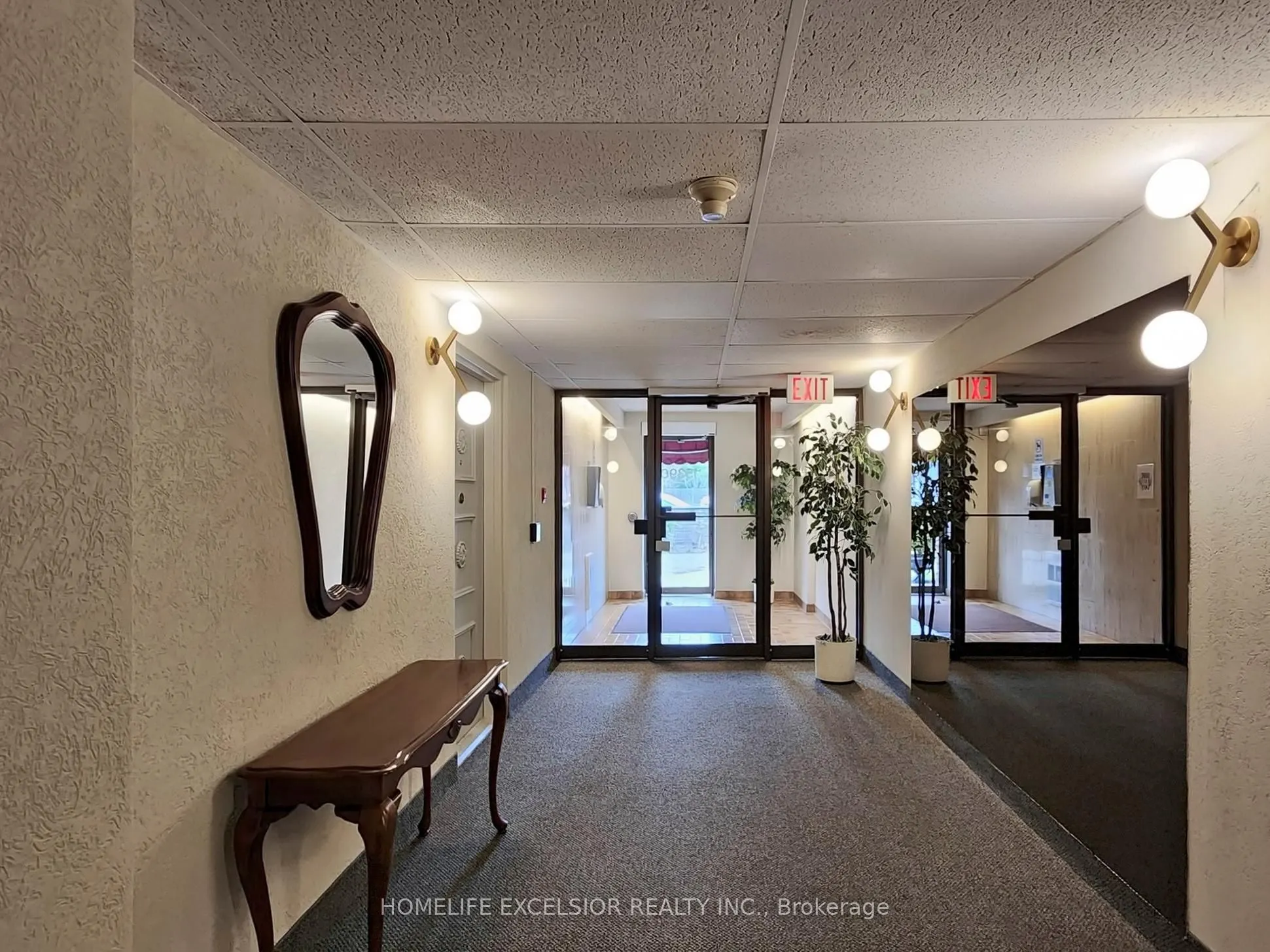 15390 Yonge Street, #203