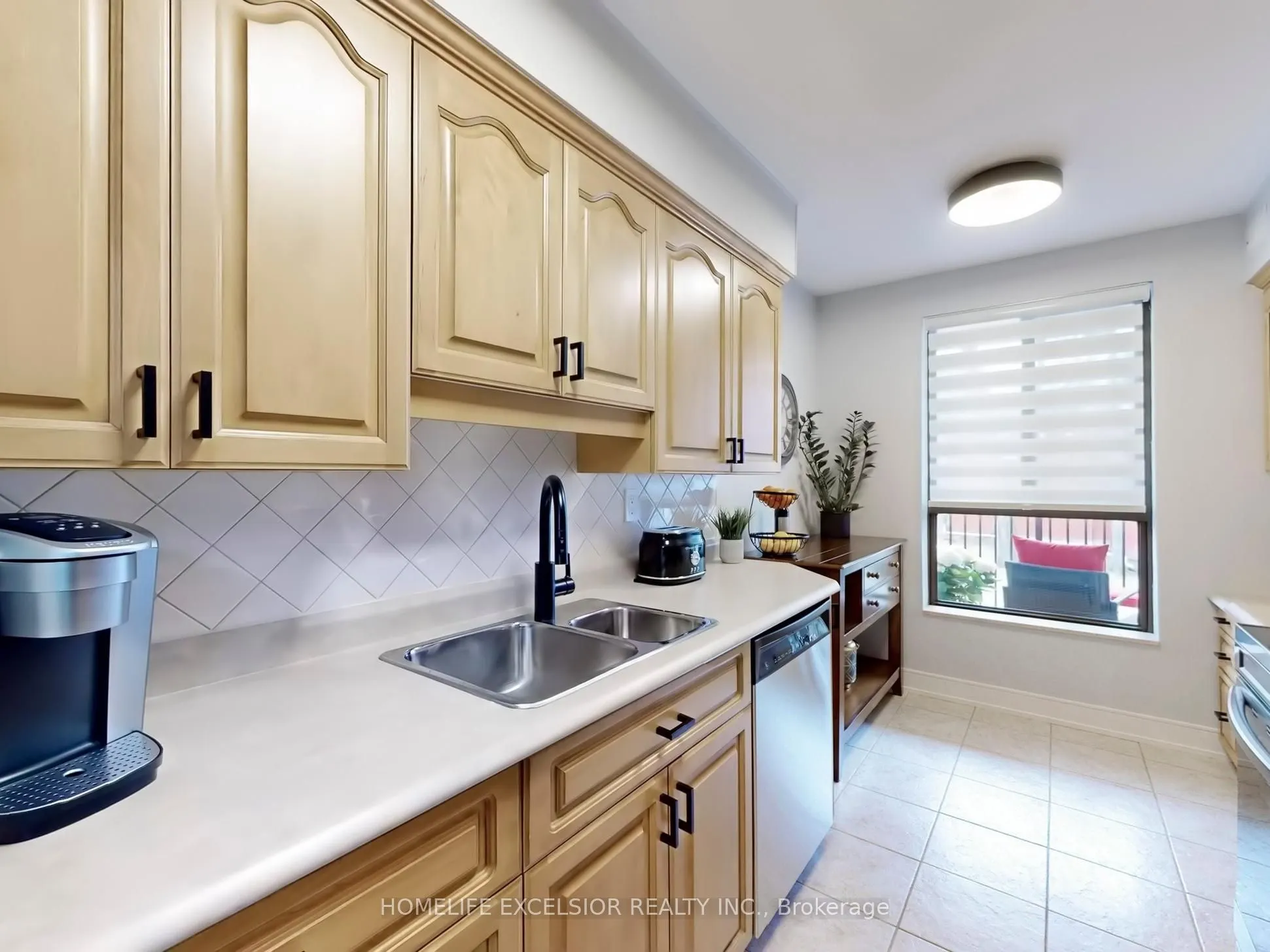 15390 Yonge Street, #203