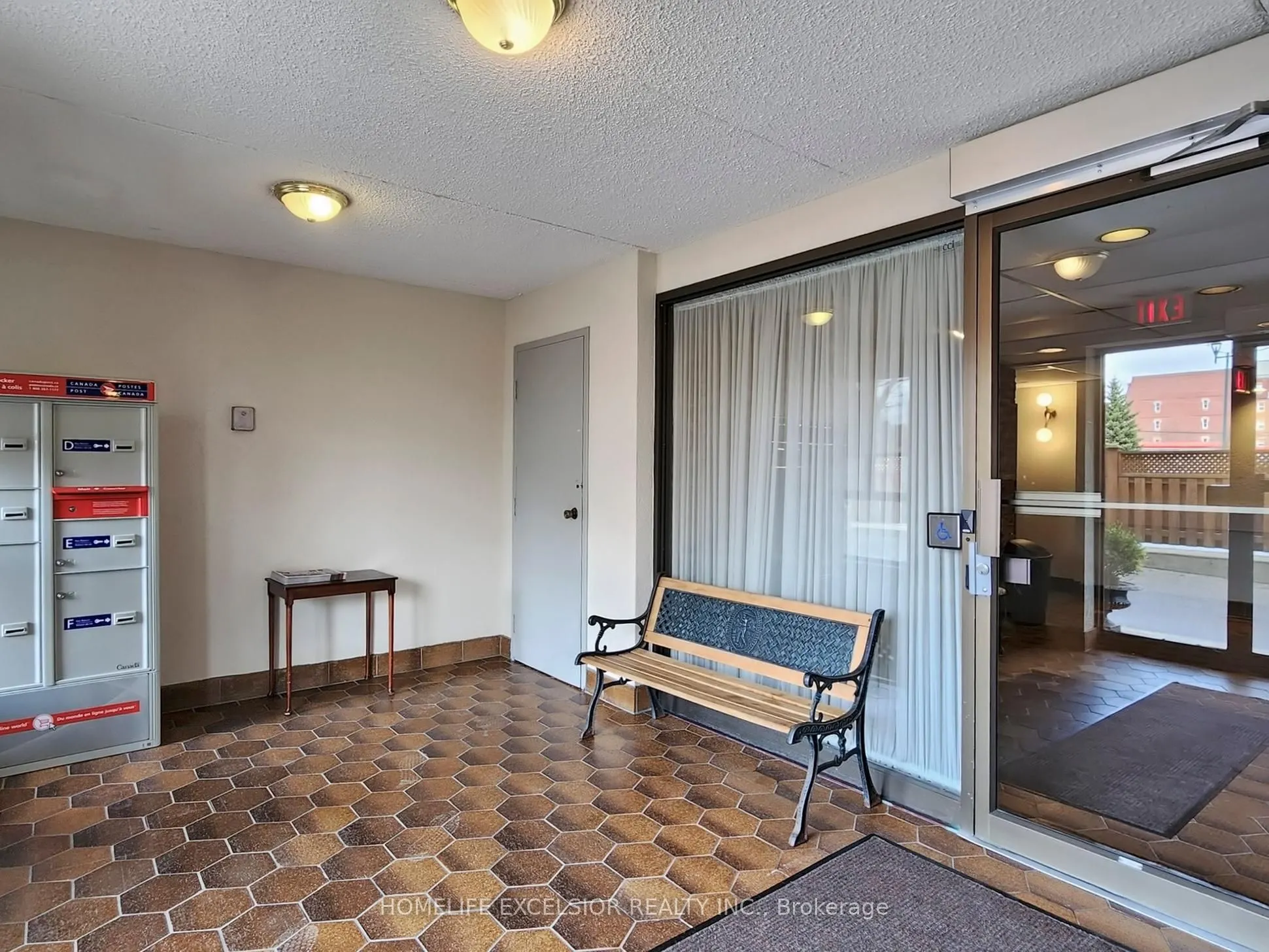 15390 Yonge Street, #203