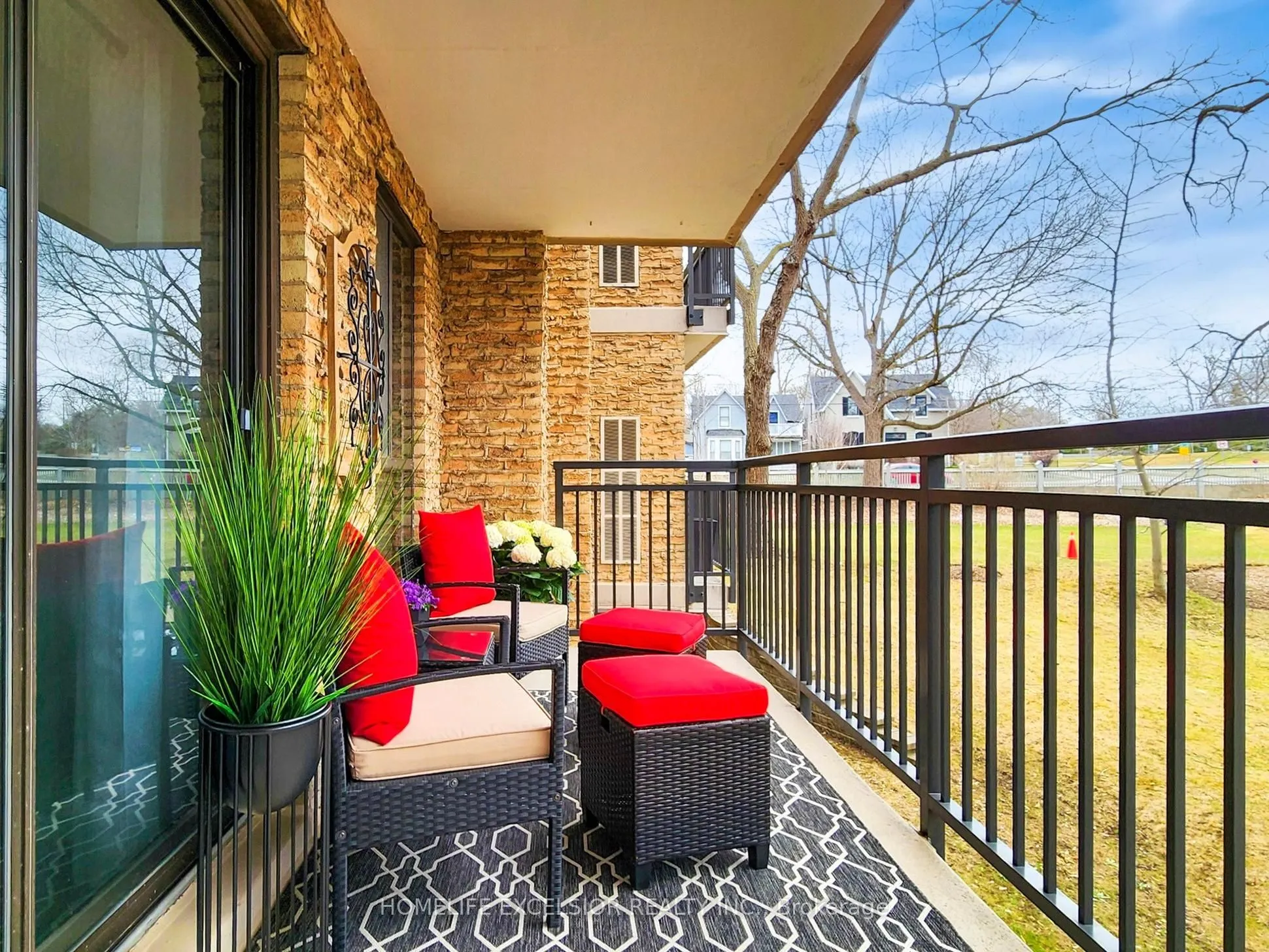 15390 Yonge Street, #203