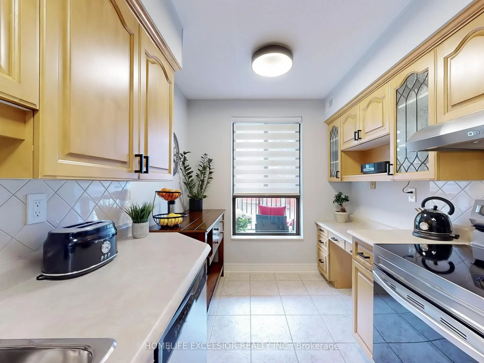 15390 Yonge Street, #203