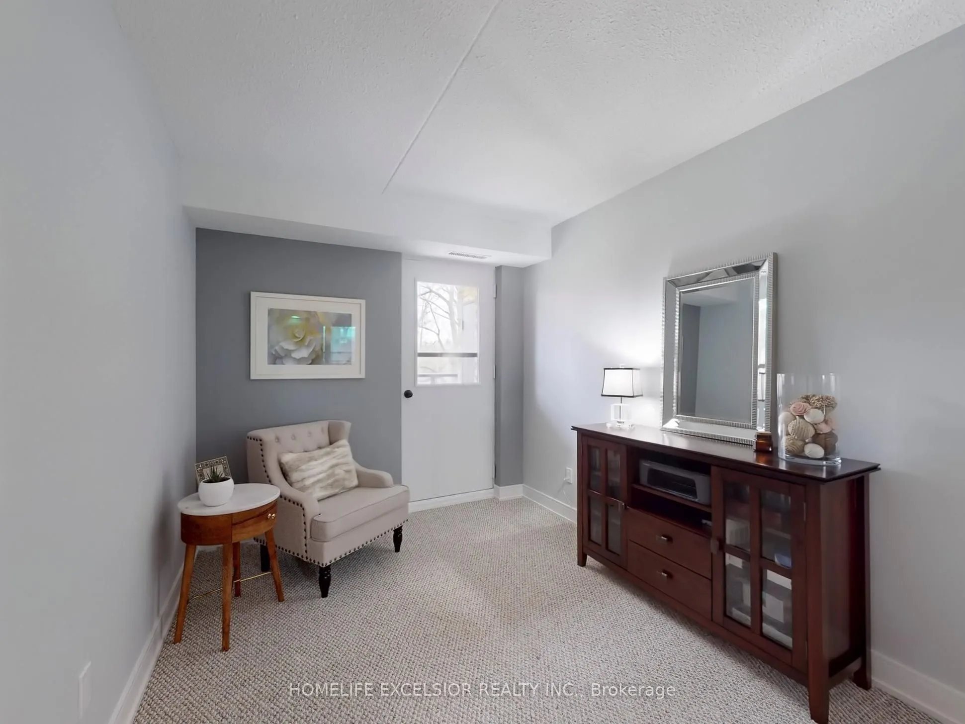 15390 Yonge Street, #203