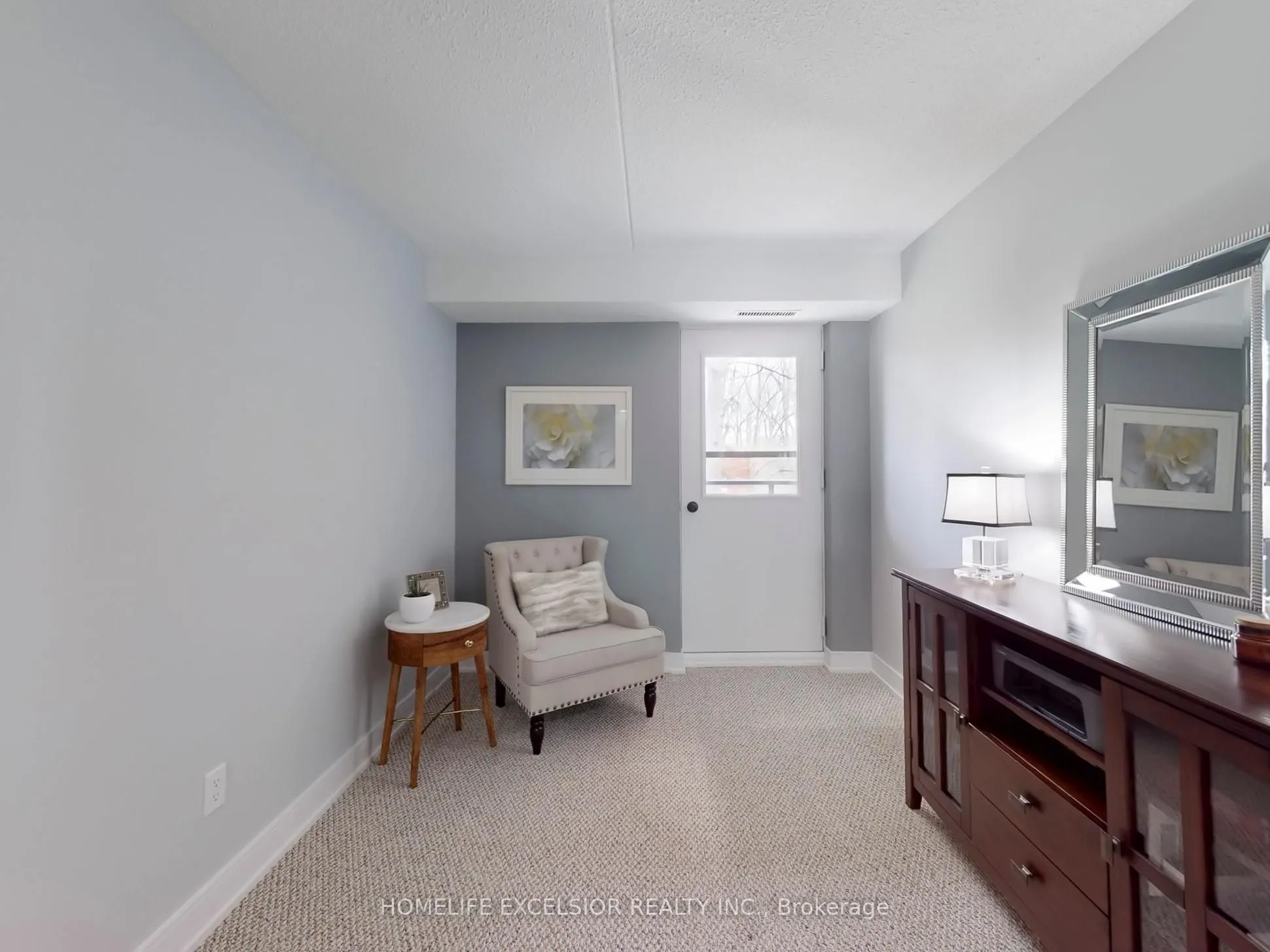 15390 Yonge Street, #203