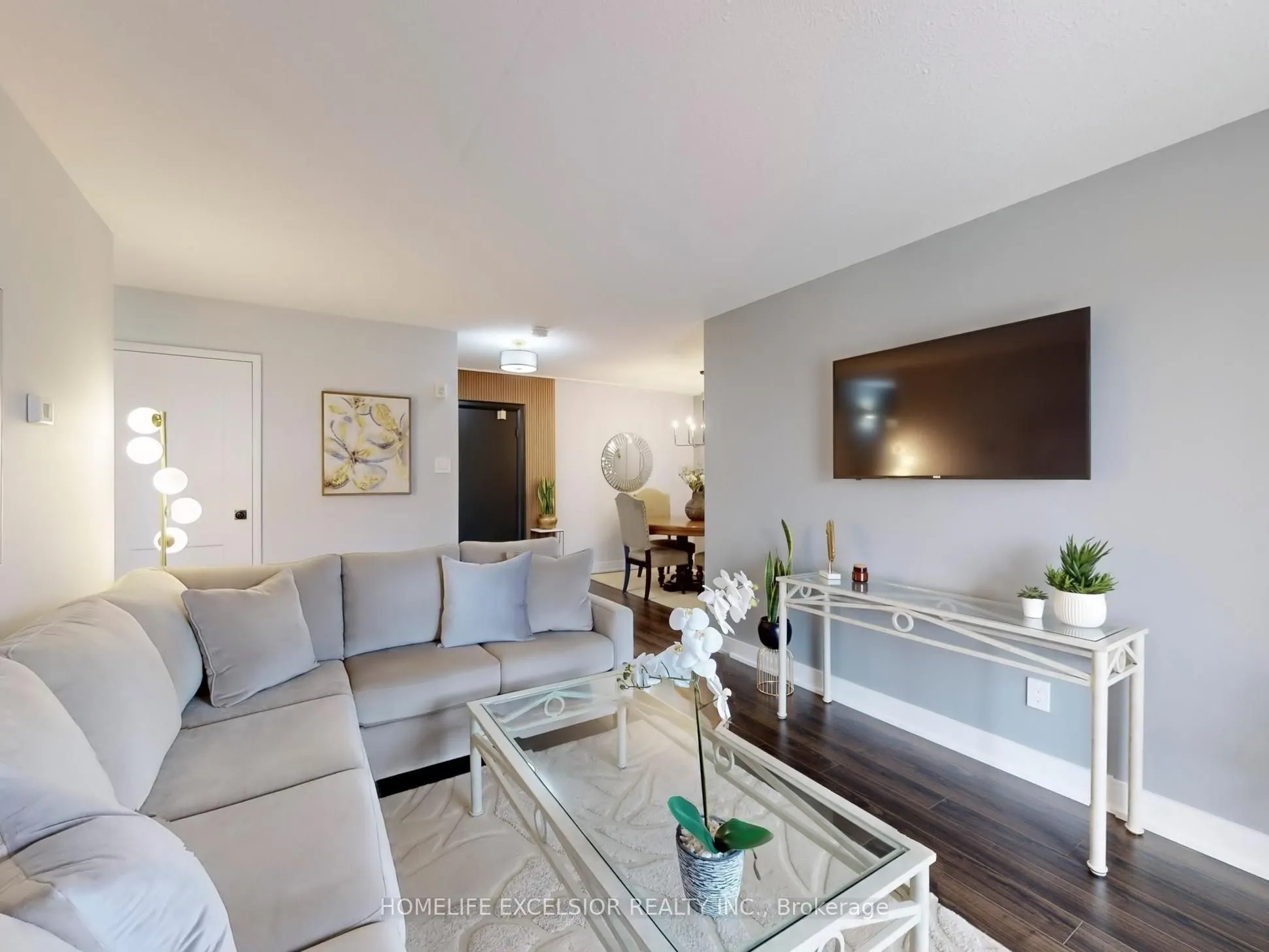 15390 Yonge Street, #203
