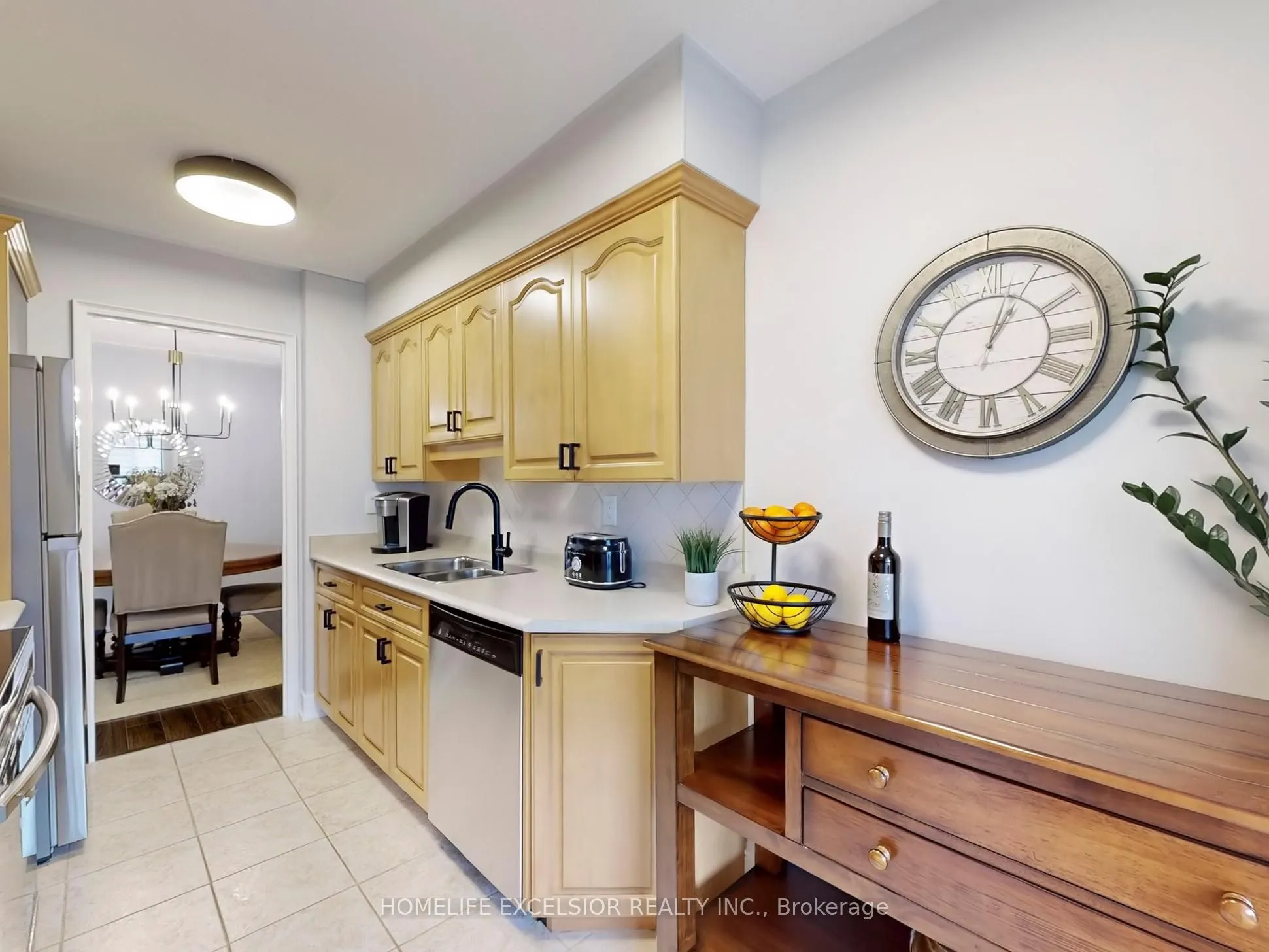 15390 Yonge Street, #203
