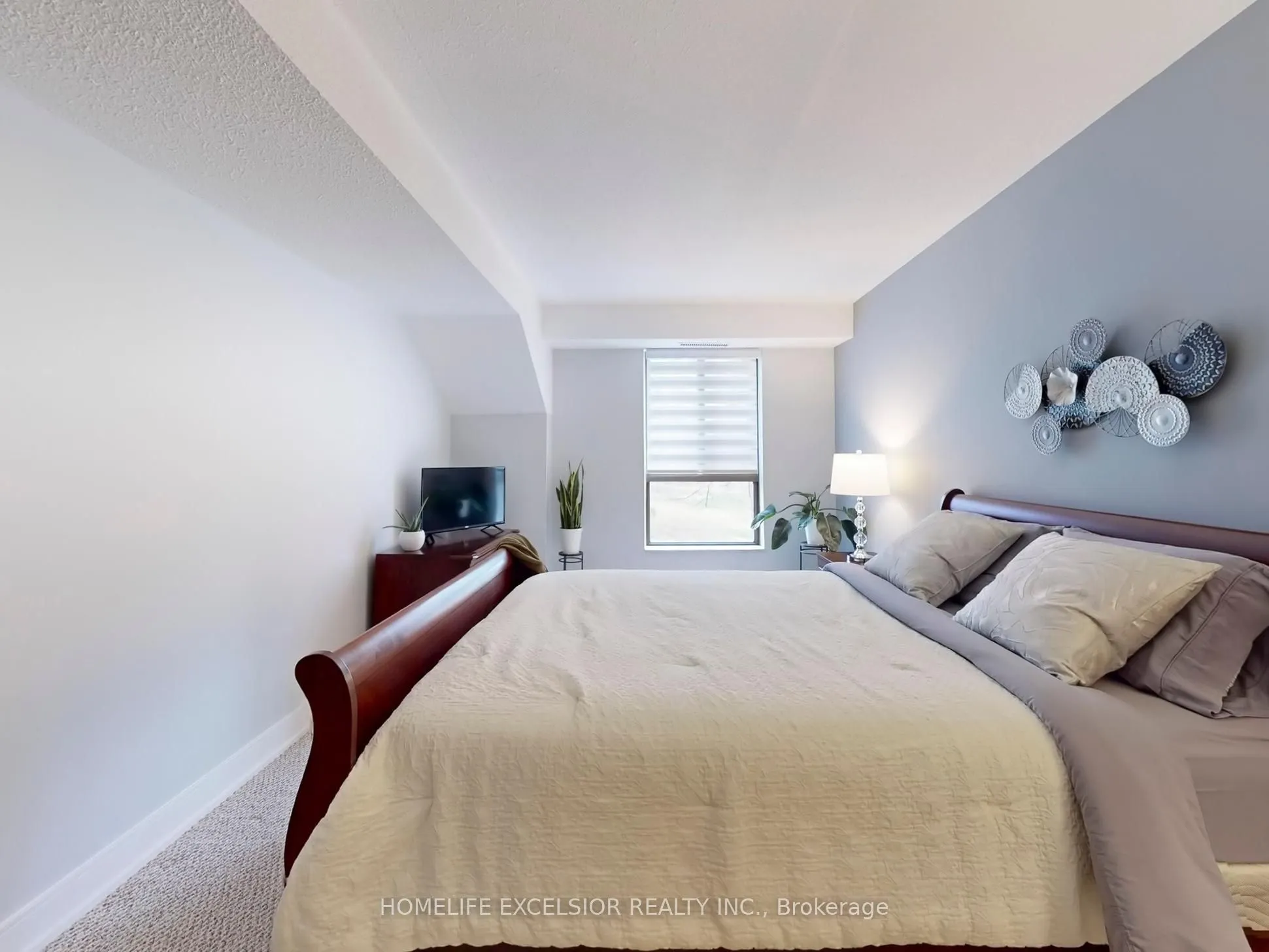 15390 Yonge Street, #203