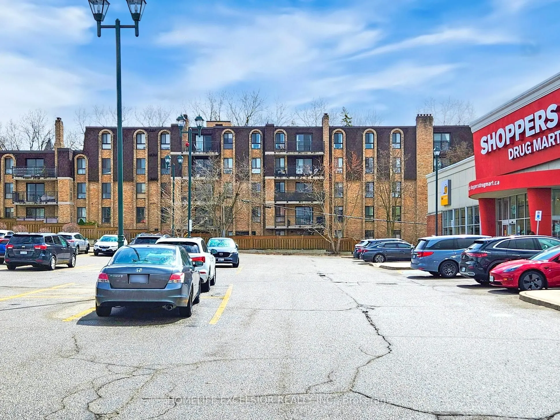 15390 Yonge Street, #203