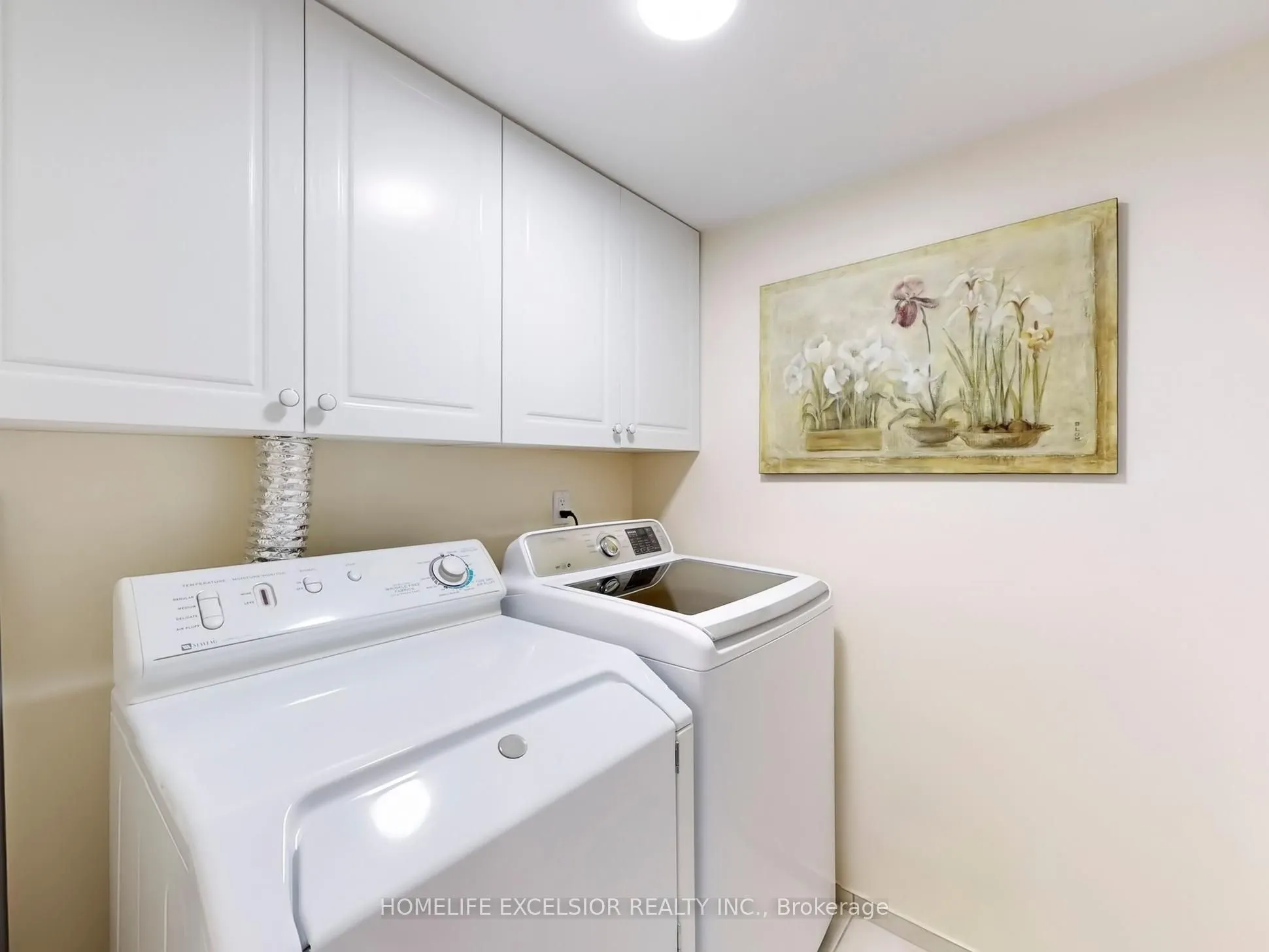 15390 Yonge Street, #203