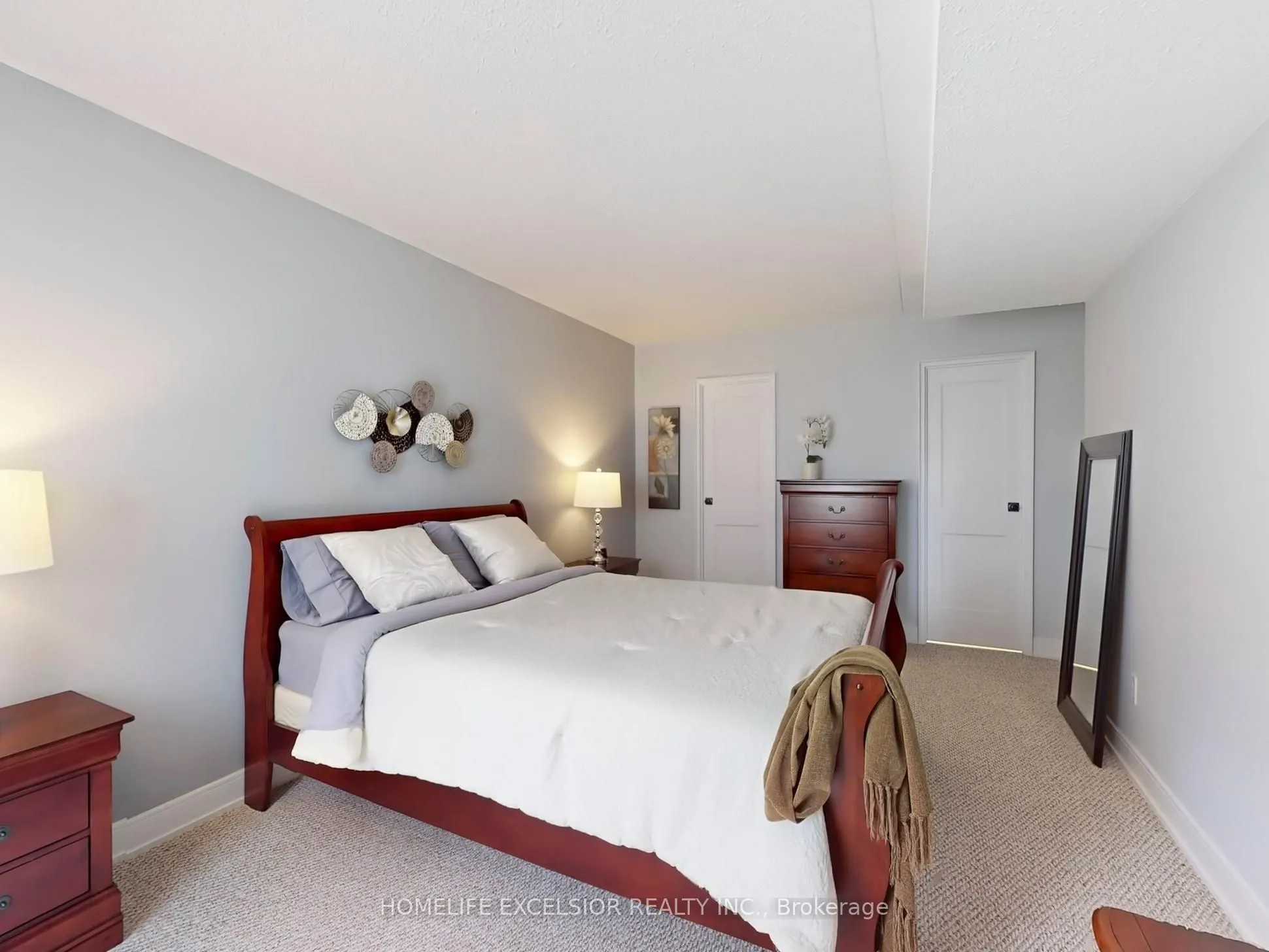 15390 Yonge Street, #203