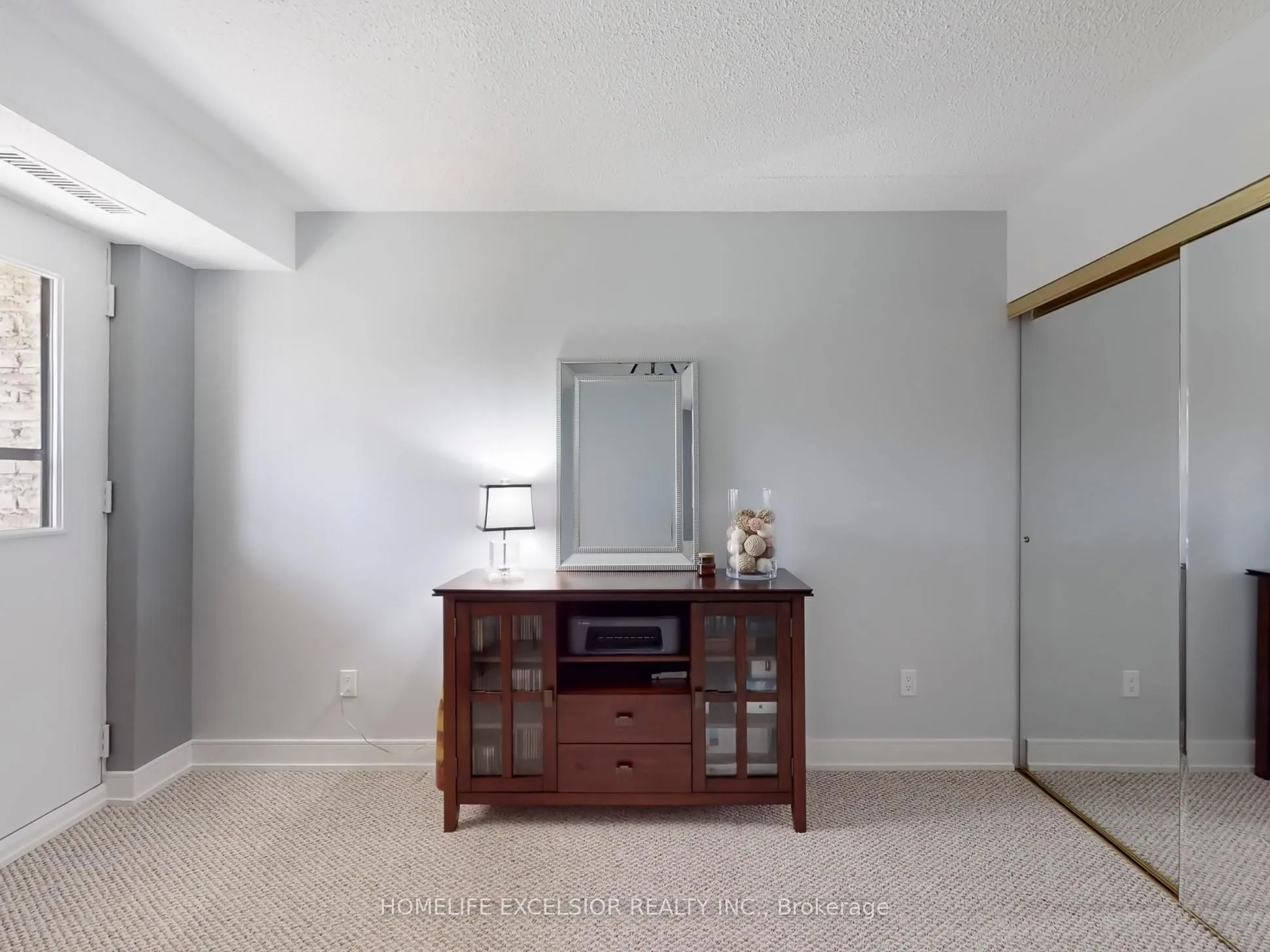15390 Yonge Street, #203