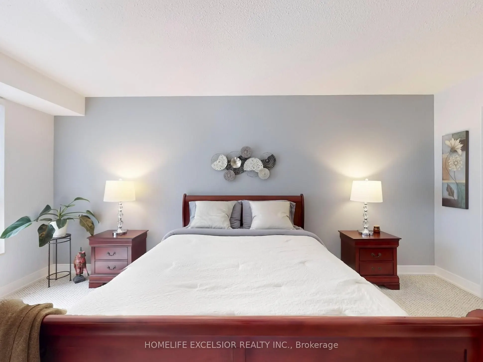 15390 Yonge Street, #203