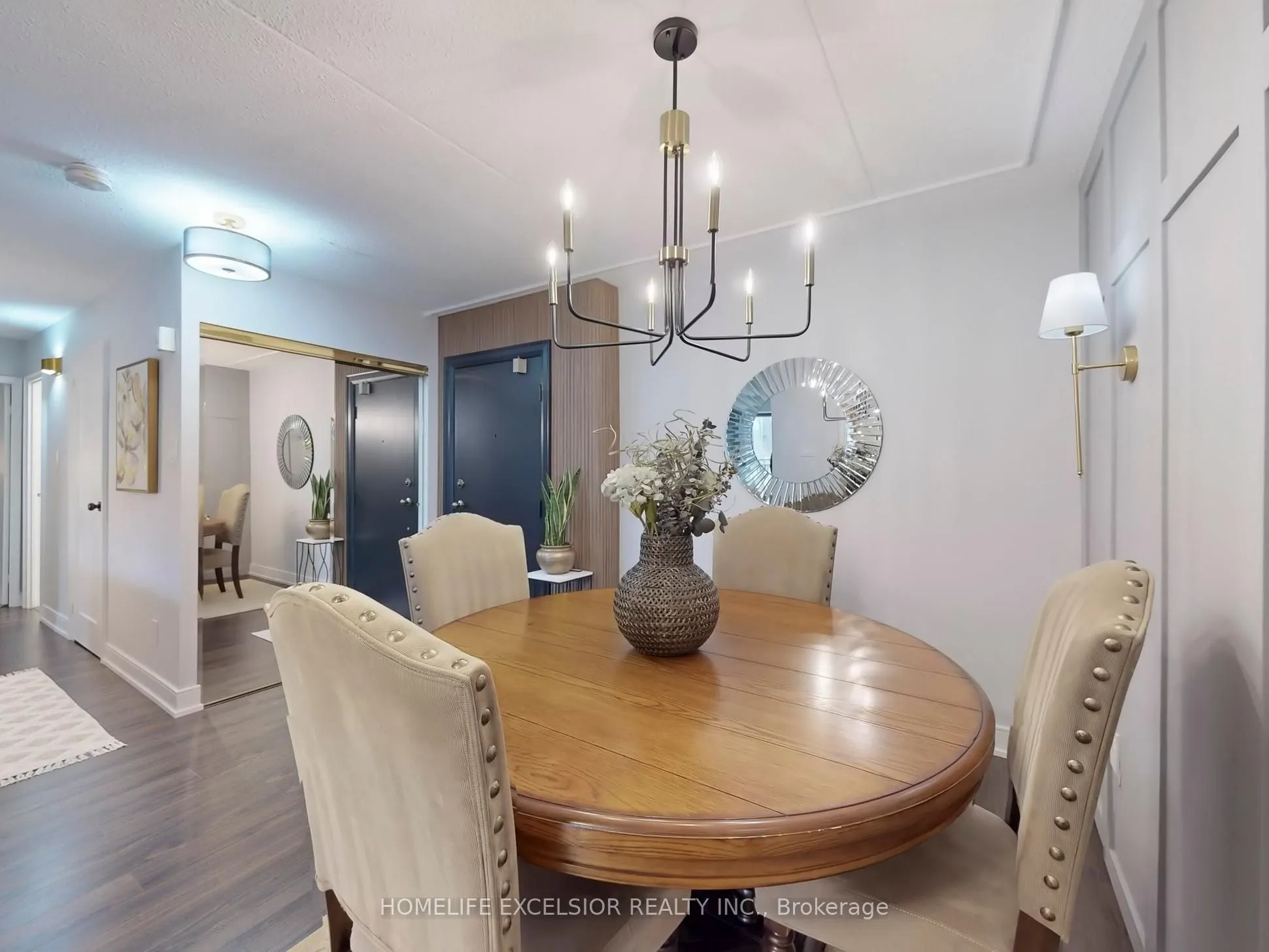 15390 Yonge Street, #203