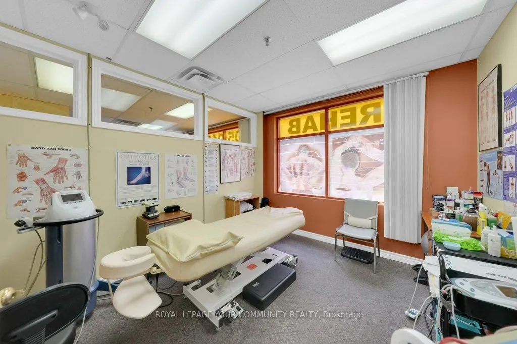 9631 Yonge Street, #204