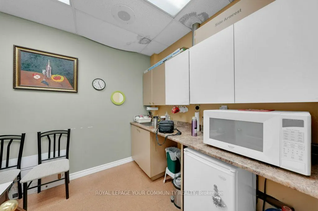 9631 Yonge Street, #204