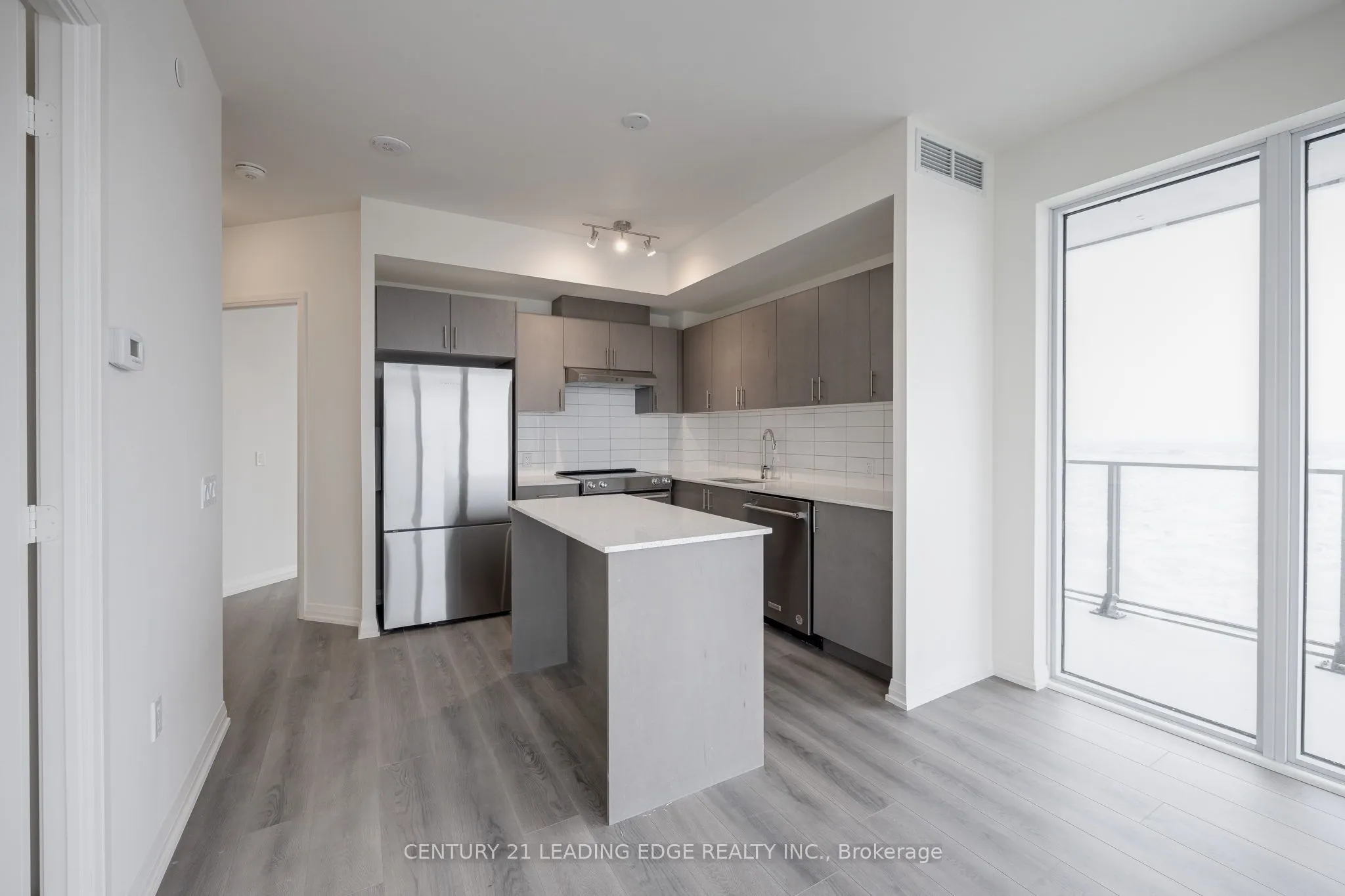 9000 JANE Street, #1521