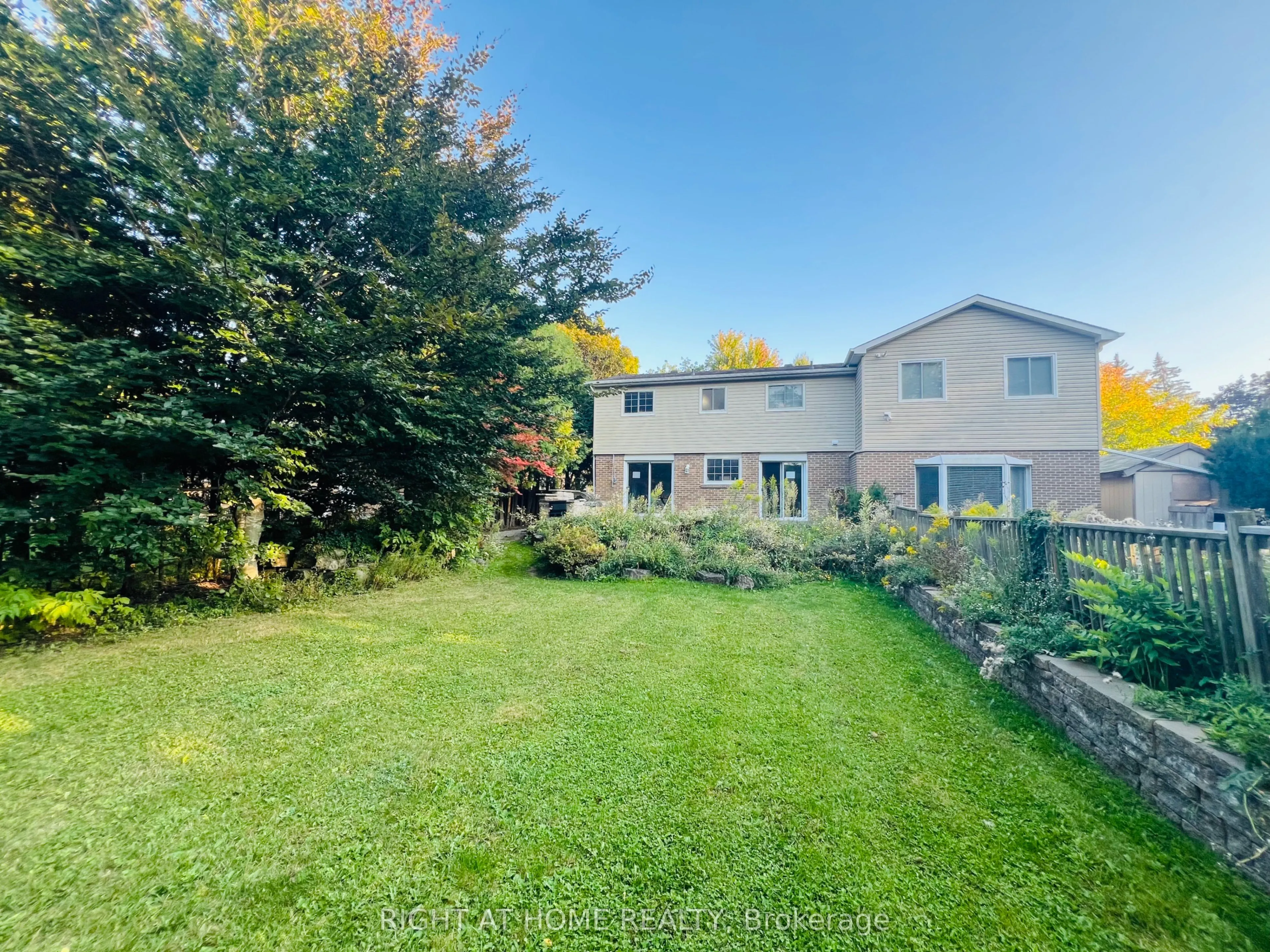 8 Gallacher Avenue