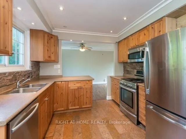 8 Gallacher Avenue
