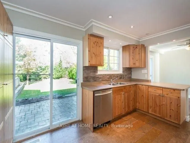 8 Gallacher Avenue