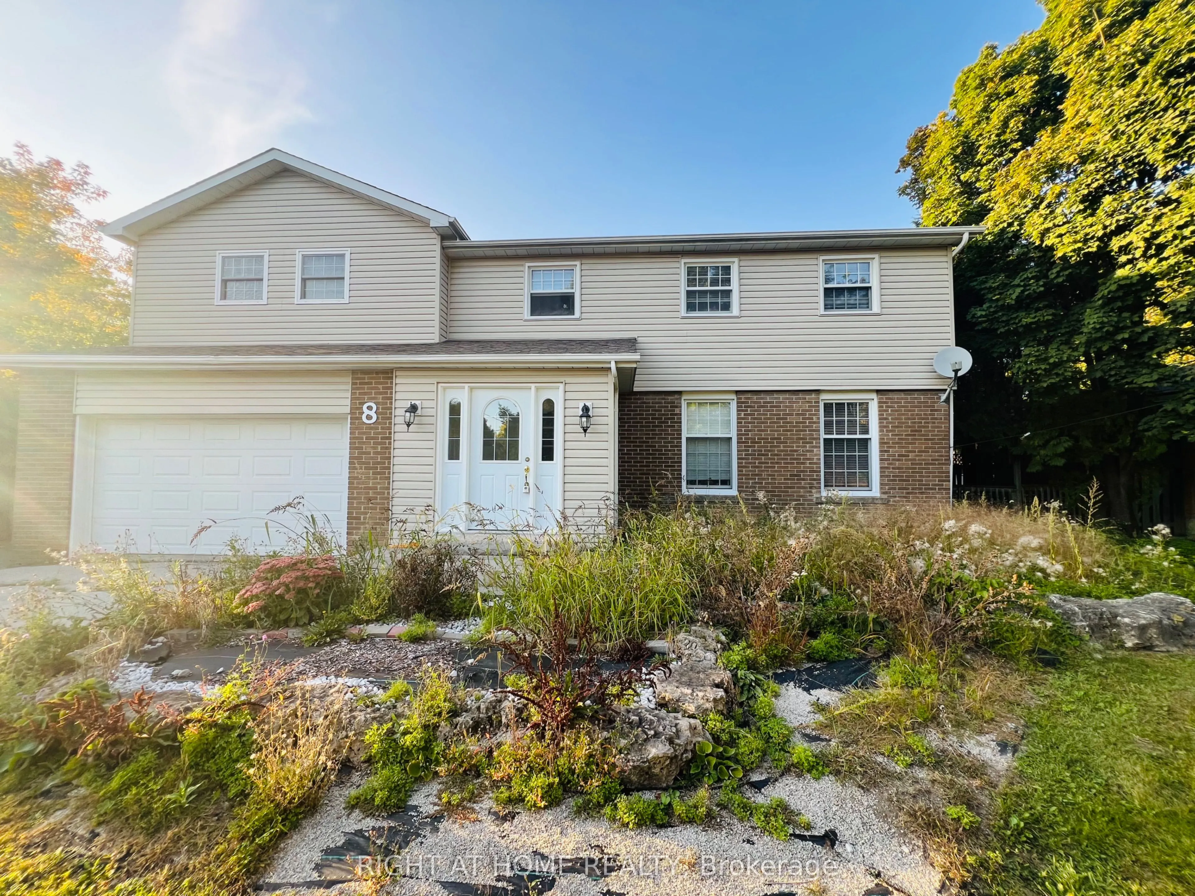 8 Gallacher Avenue