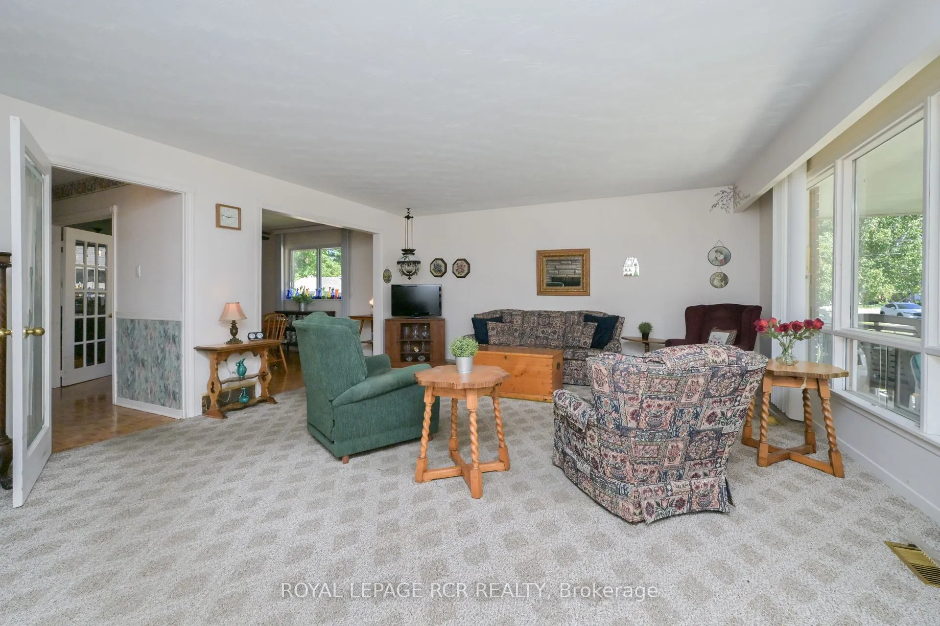 102 Tupper Street W