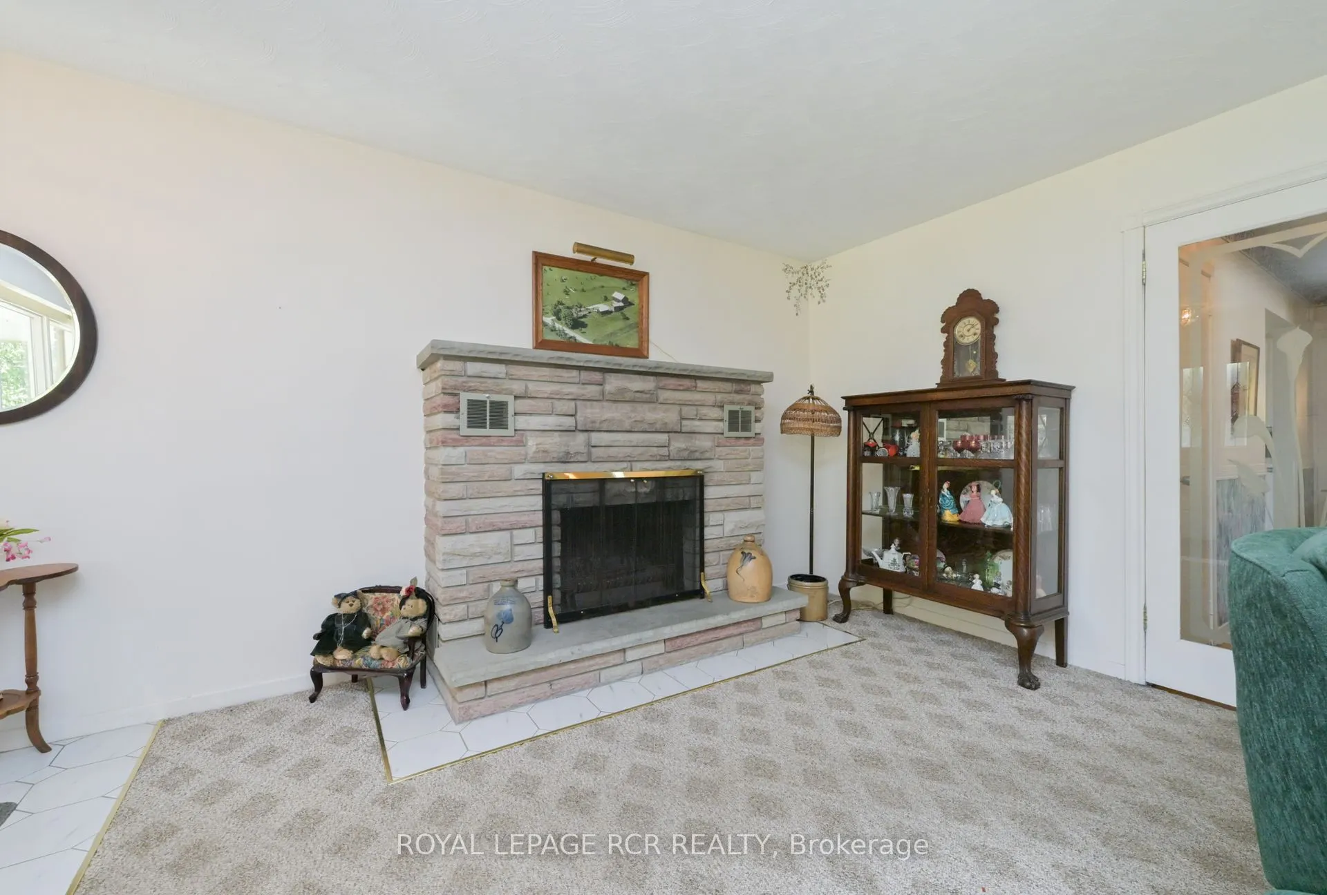 102 Tupper Street W