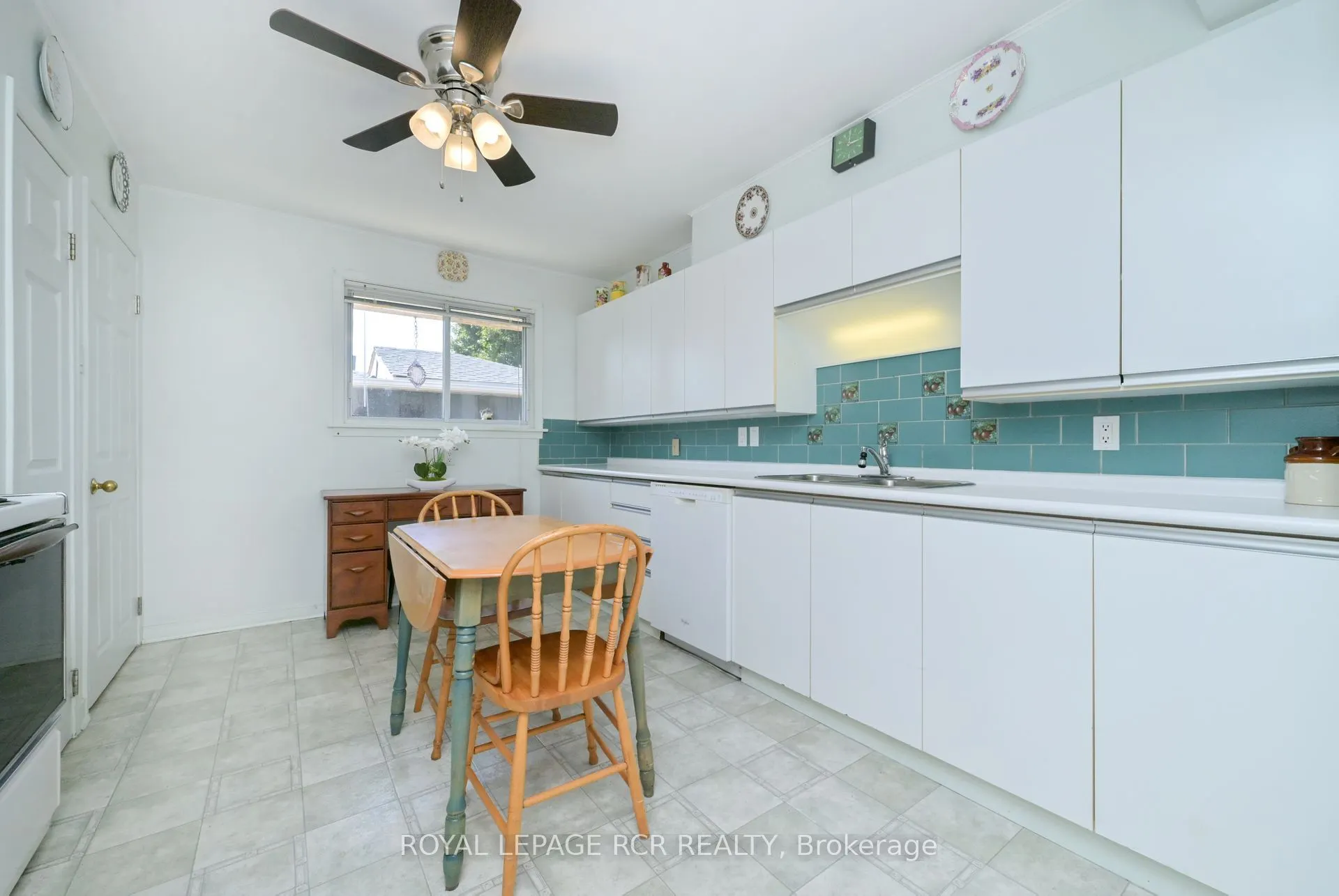 102 Tupper Street W