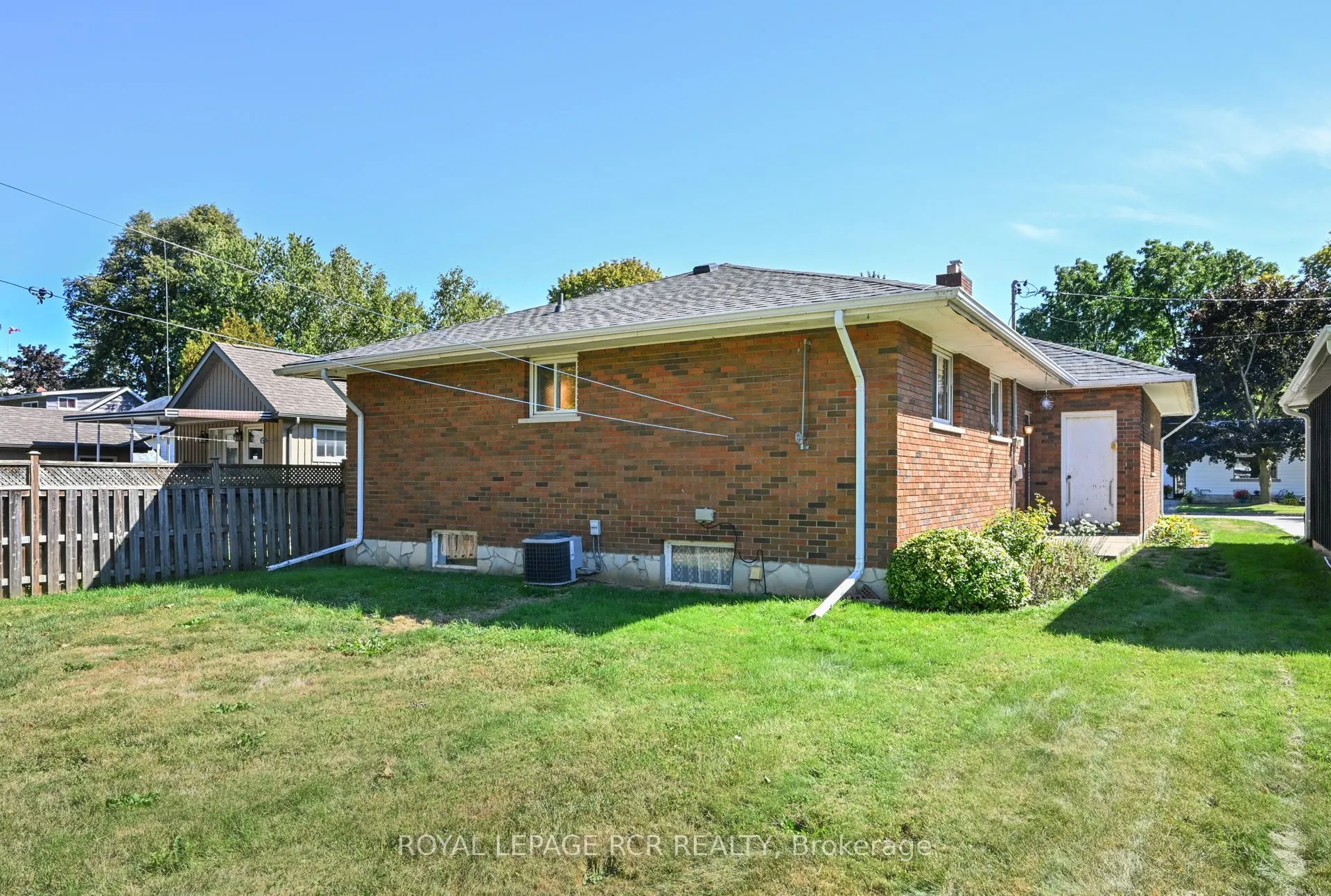 102 Tupper Street W
