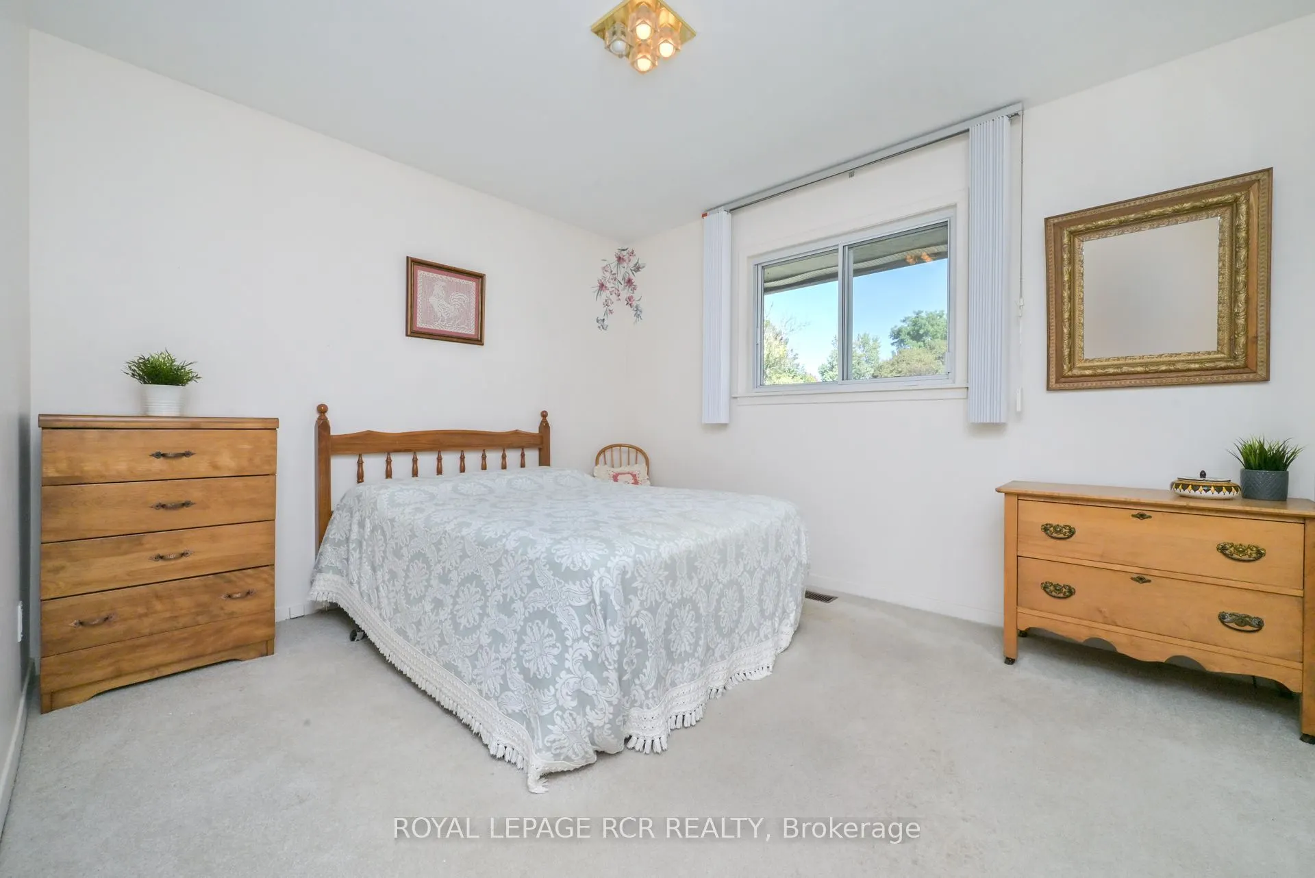 102 Tupper Street W