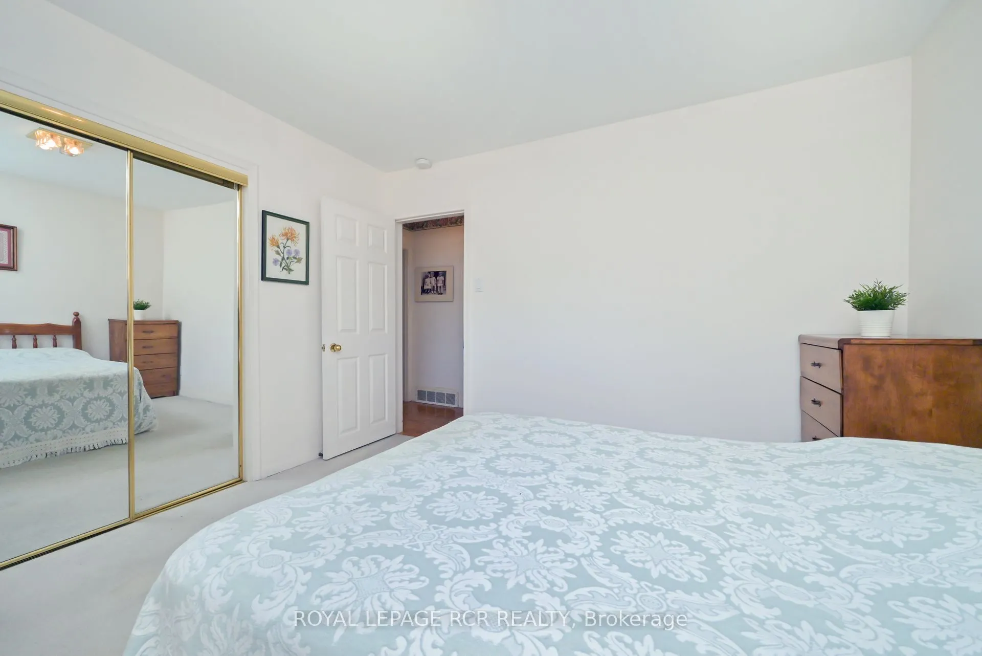 102 Tupper Street W