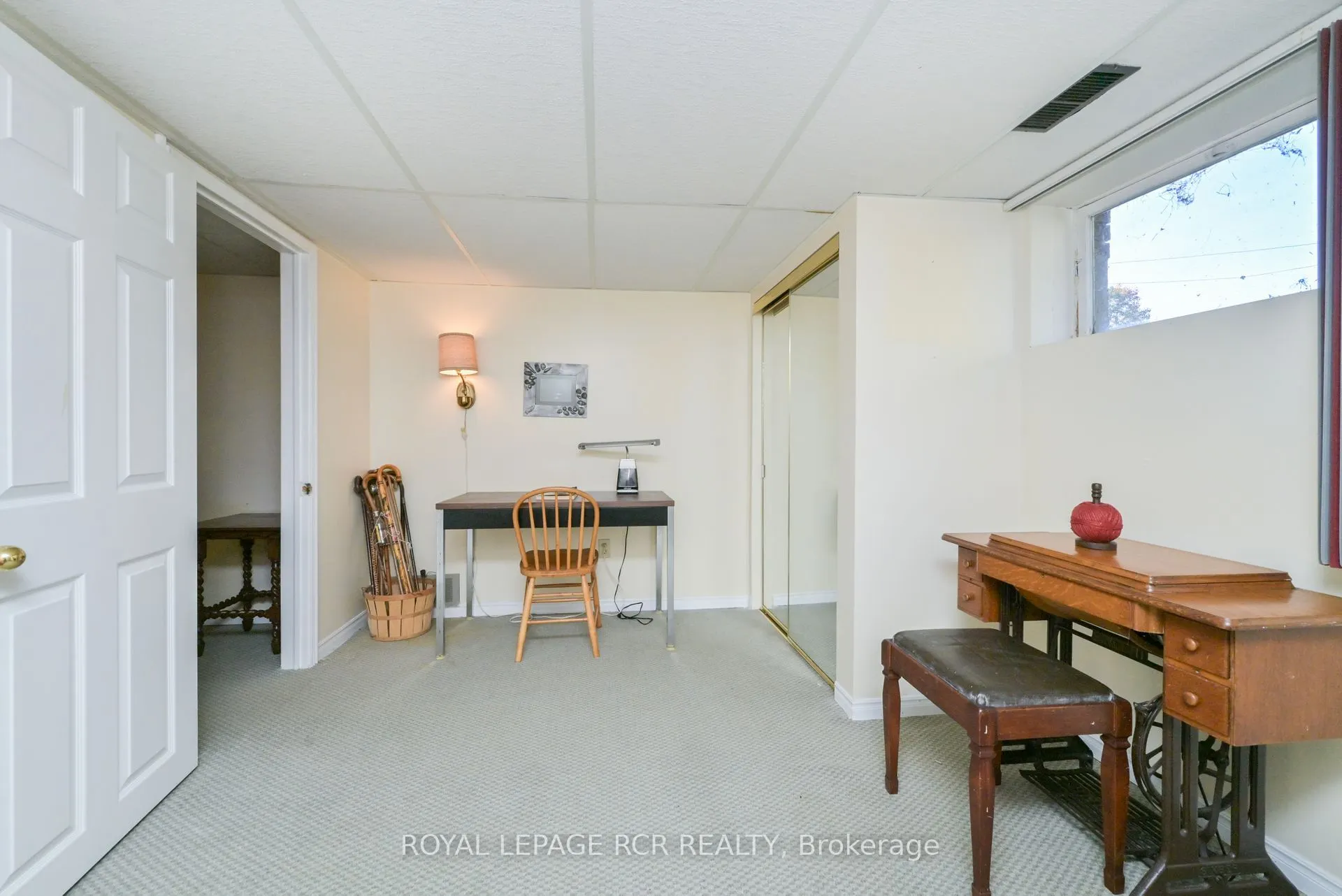 102 Tupper Street W